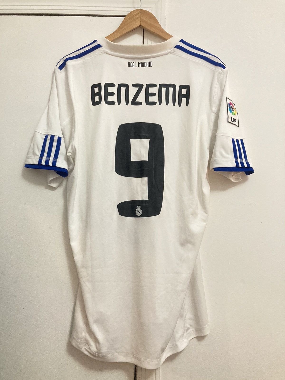 Real Madrid Benzema Jersey 2010/11 Large
