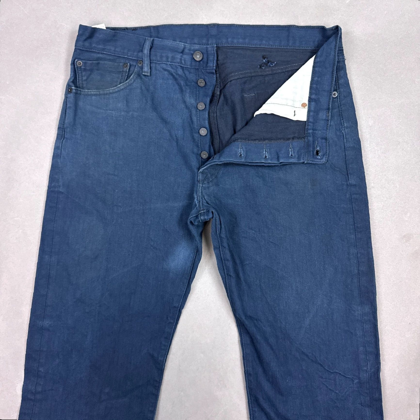Levi's Levis 501 Jeans Mens 36x30 Blue Denim Button Fly Distressed Size US 36 / EU 52 - 2 Thumbnail
