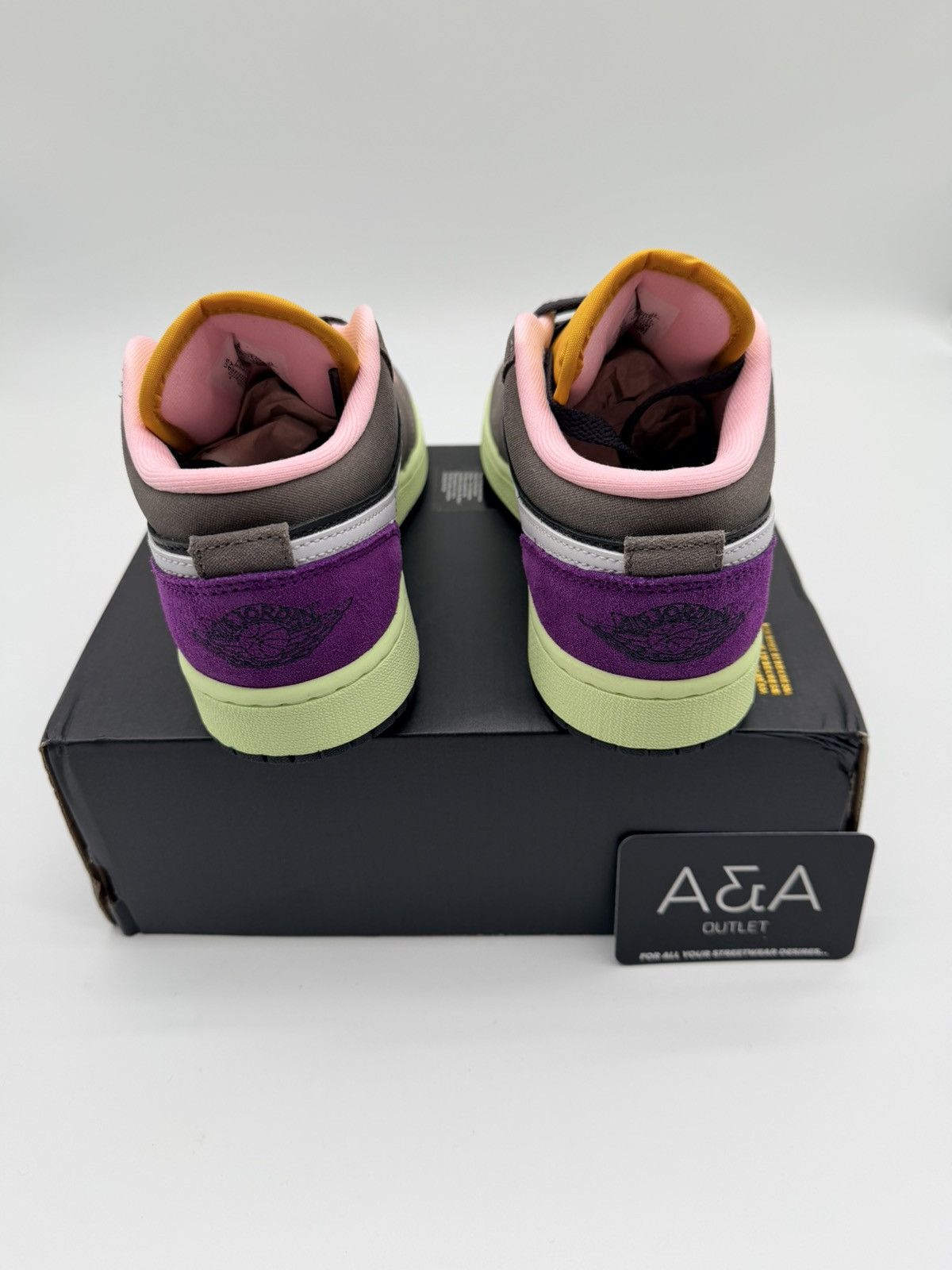 Jordan Brand Jordan 1 Low SE Tokyo Bio Hack GS US4Brand New Free Shipping Size US 4 / IT 34 - 4 Thumbnail