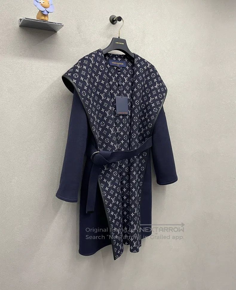 Louis Vuitton Louis Vuitton Navy logo print hooded lace-up waist woolen Size XS / US 0-2 / IT 36-38 - 3 Thumbnail