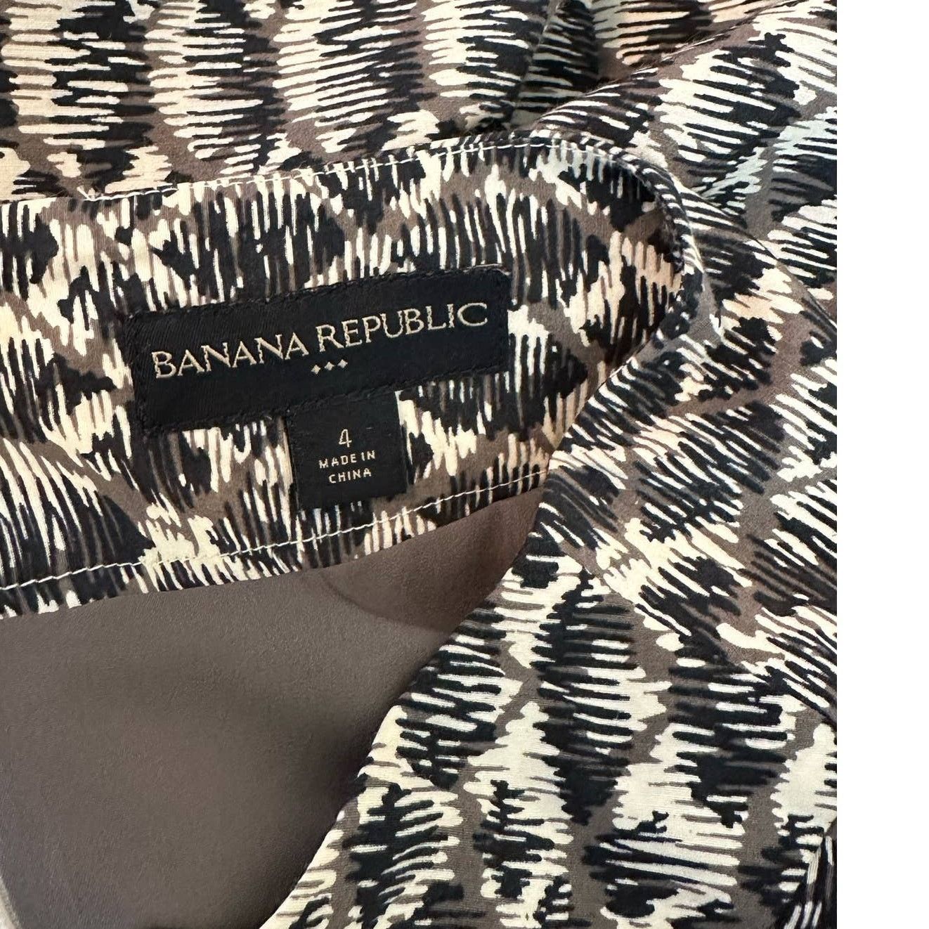 Banana Republic Banana Republic black cream pleated mini skirt size 4 Size 29" - 3 Thumbnail