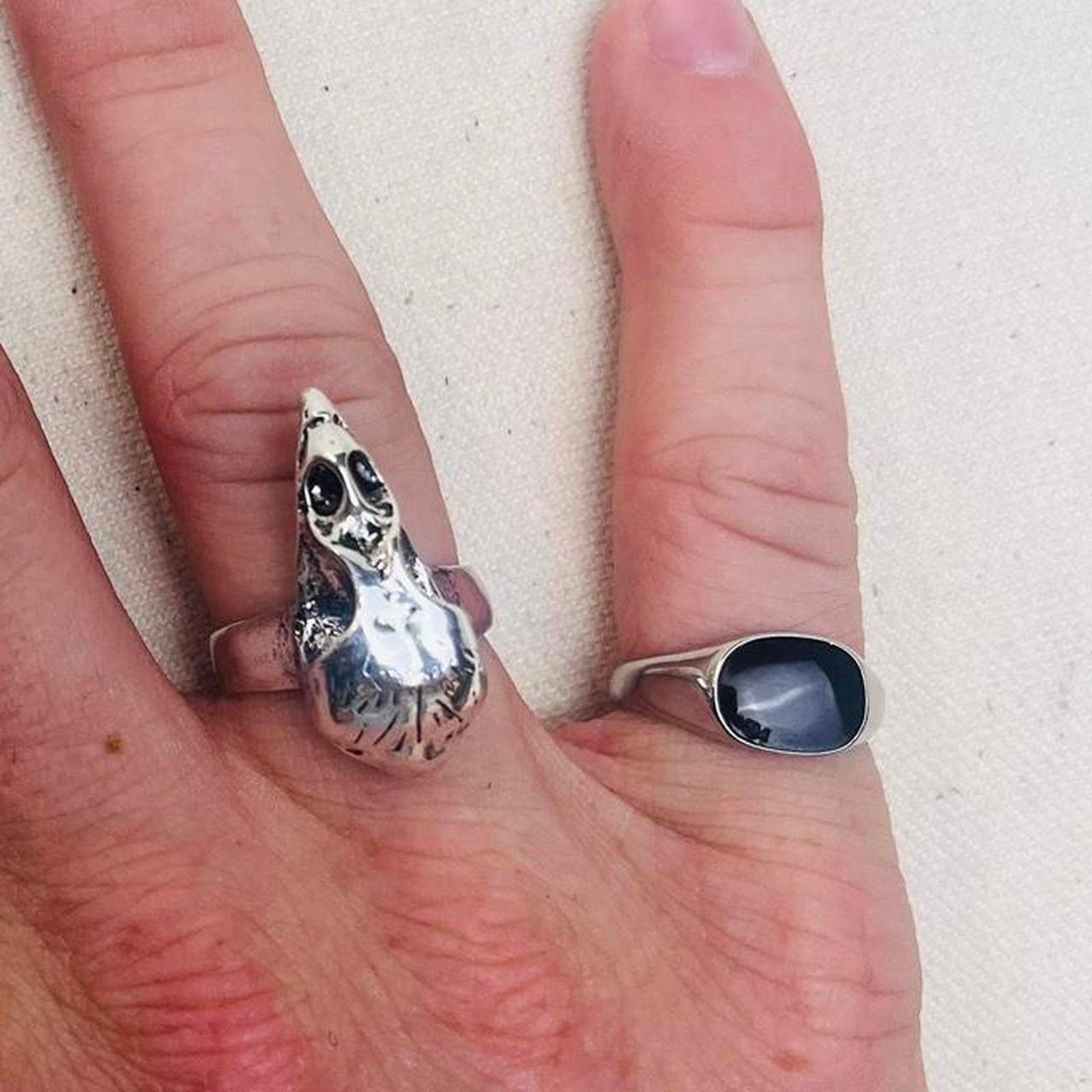 Vintage Y2k 2000s vintage simple style black & silver ring Size ONE SIZE - 5 Thumbnail