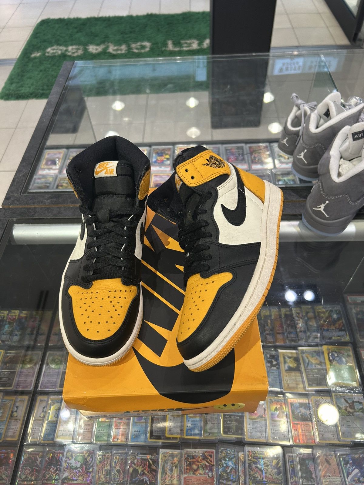 Jordan Brand Jordan 1 retro Taxi 2022 Size US 8 / EU 41 - 1 Thumbnail