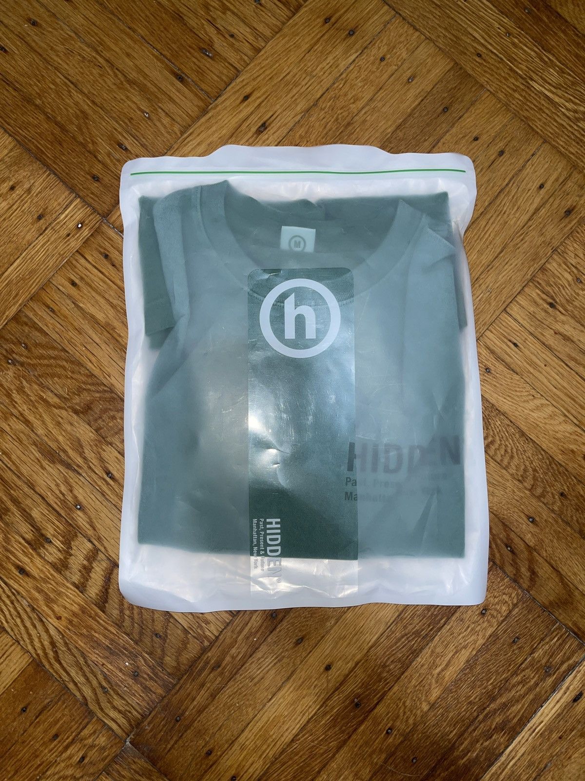 HIDDEN Classic logo tee washed green Size US M / EU 48-50 / 2 - 2 Thumbnail