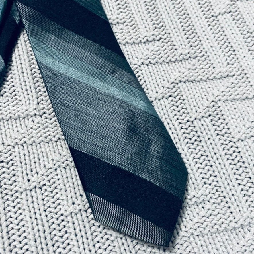 Vintage Vintage silver gray ombre striped silk tie Size ONE SIZE - 2 Thumbnail