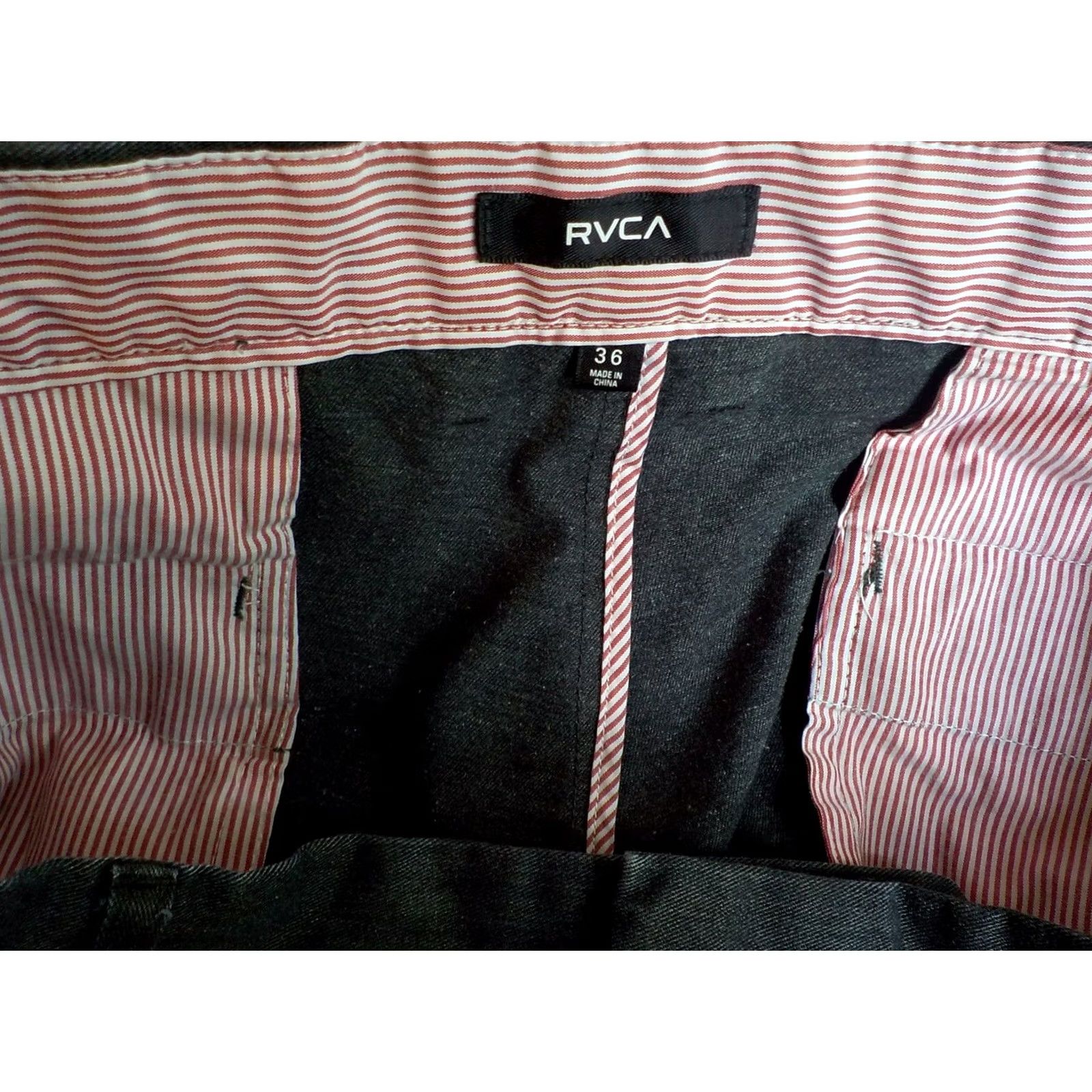 RVCA RVCA Flat Front Chino Style Shorts Gray Cotton/Poly SZ 36 Mens Flat Front 11 Inseam 5 Pockets Great Condition Size US 36 / EU 52 - 6 Thumbnail
