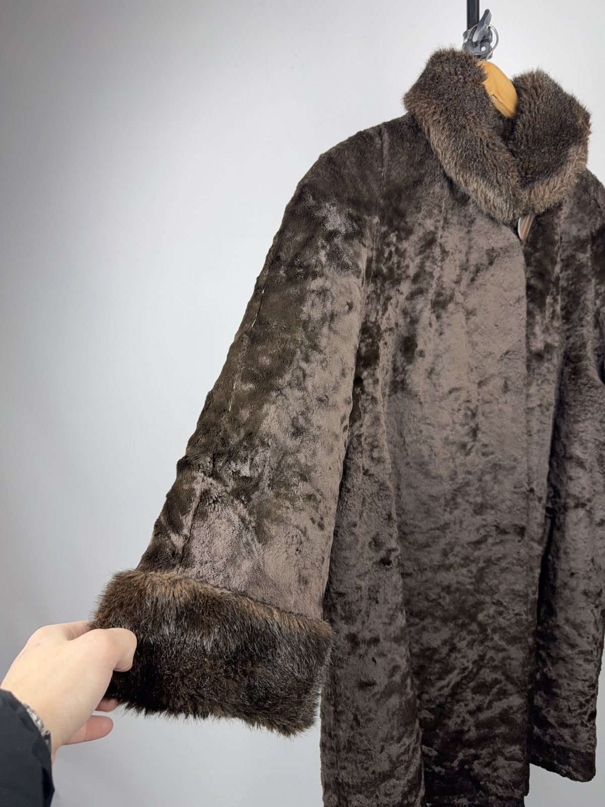 Japanese Brand Vintage Luxury Avant Garde Retro Japanese Fur Mohair Coat Size S / US 4 / IT 40 - 2 Thumbnail