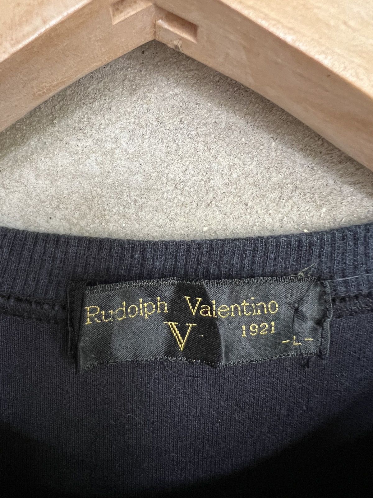 Vintage Vintage Rudolph Valentino Spell Out Sweatshirt Size US M / EU 48-50 / 2 - 4 Thumbnail