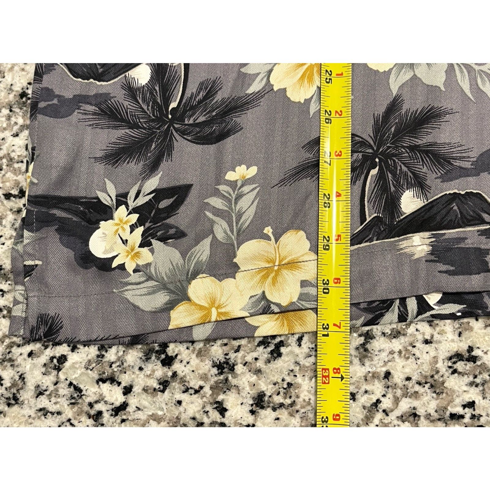 Tommy Bahama Tommy Bahama Shirt Hawaiian Men M Gray Floral Silk Short Sleeve Button-Down Embroidered Classic Fit Size US M / EU 48-50 / 2 - 4 Thumbnail