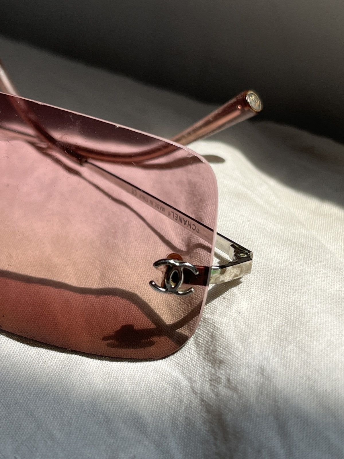 Chanel Chanel Sunglasses 4017 CC Rhinestone Logo Rimless Vintage Size ONE SIZE - 5 Thumbnail