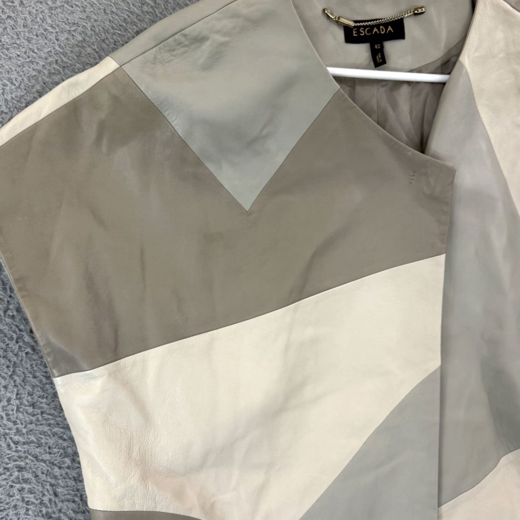 Escada VINTAGE Escada Coat Women 42 Geometric Long Leather Lined Boho Larida Snap Beige 42 Womens Overcoat Style Bohemian Fashion Size M / US 6-8 / IT 42-44 - 4 Thumbnail