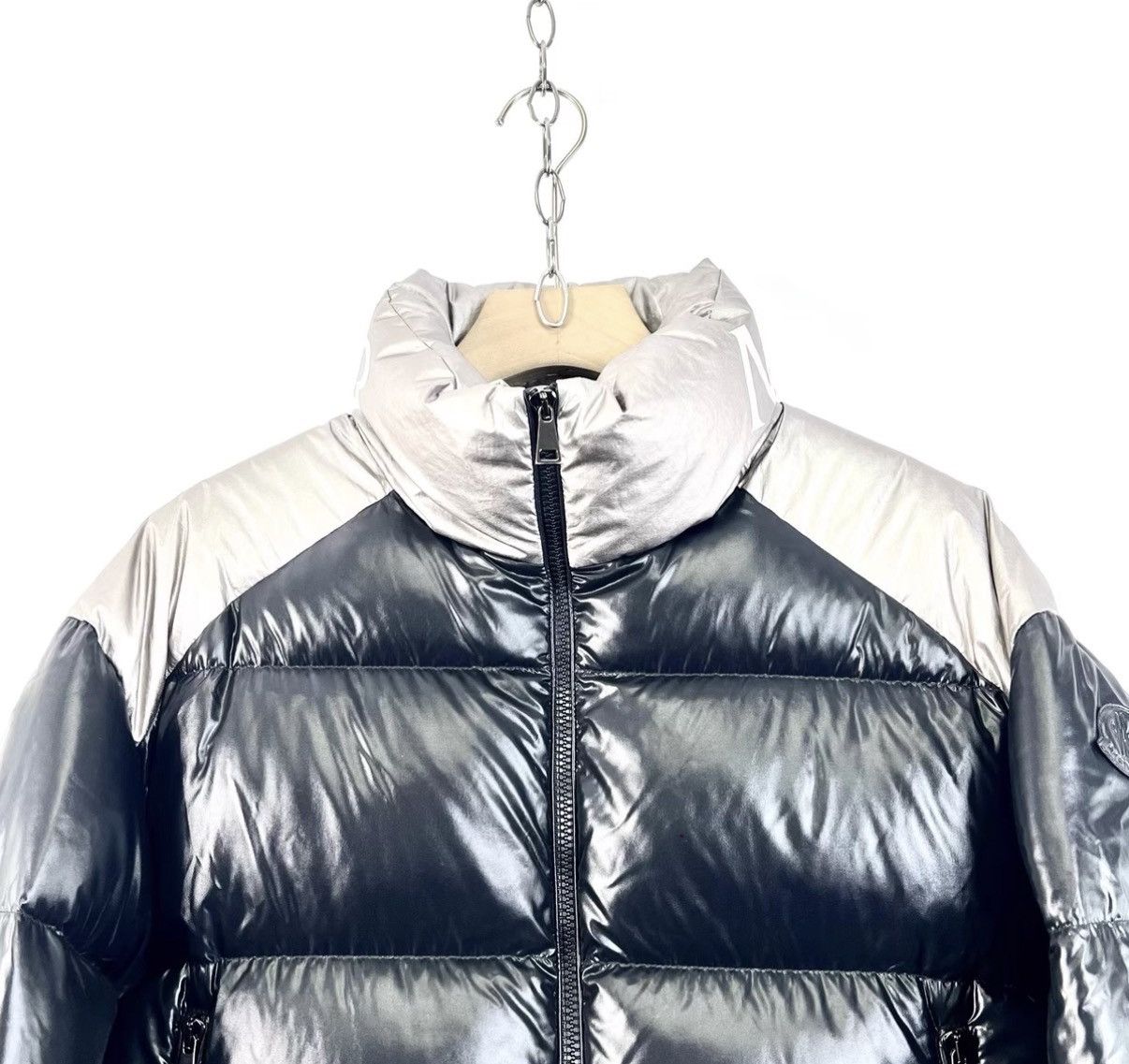 Moncler Moncler Silver Color Block Stand Collar Logo Down Jacket K12 Size US M / EU 48-50 / 2 - 3 Thumbnail