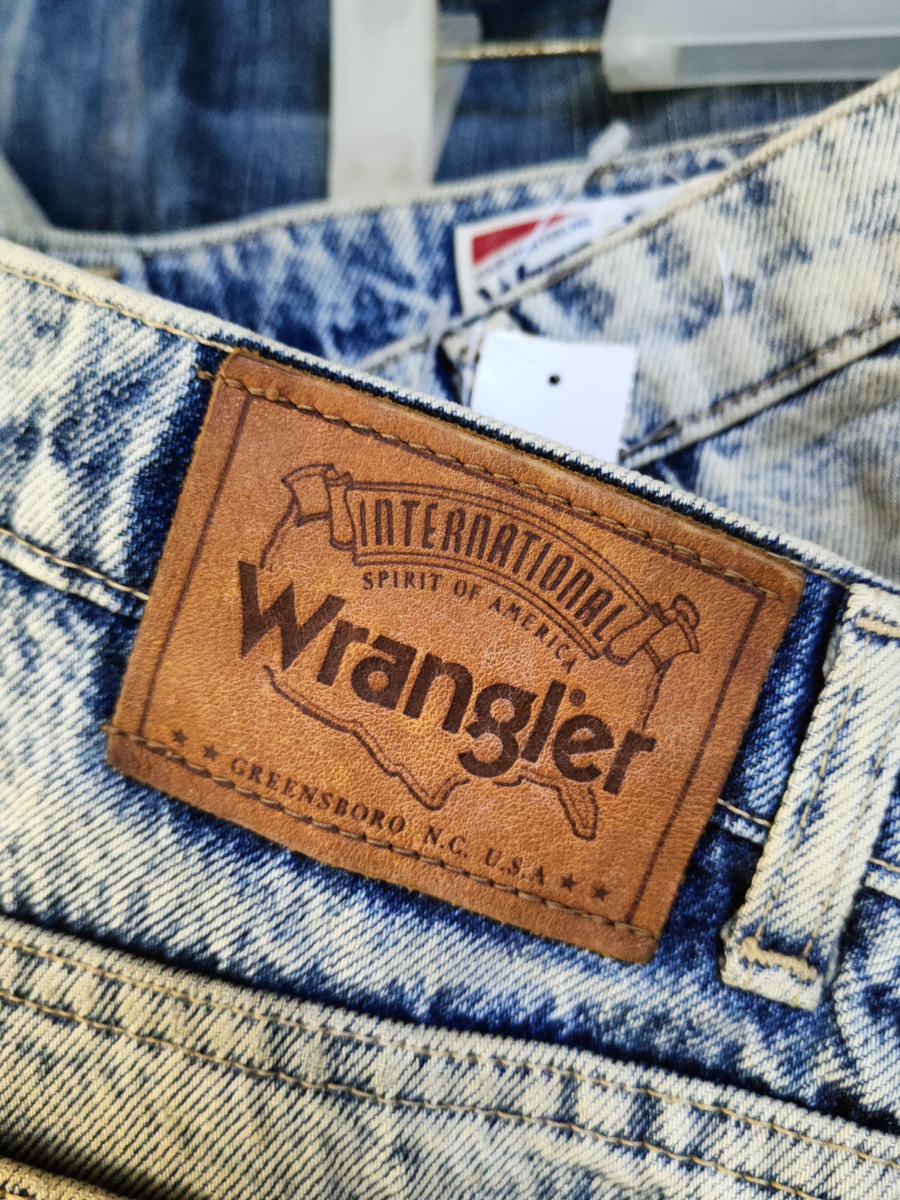 Wrangler DL Wrangler Vintage Blue Distressed Ripped Jeans #46-628 Size US 29 - 13 Thumbnail