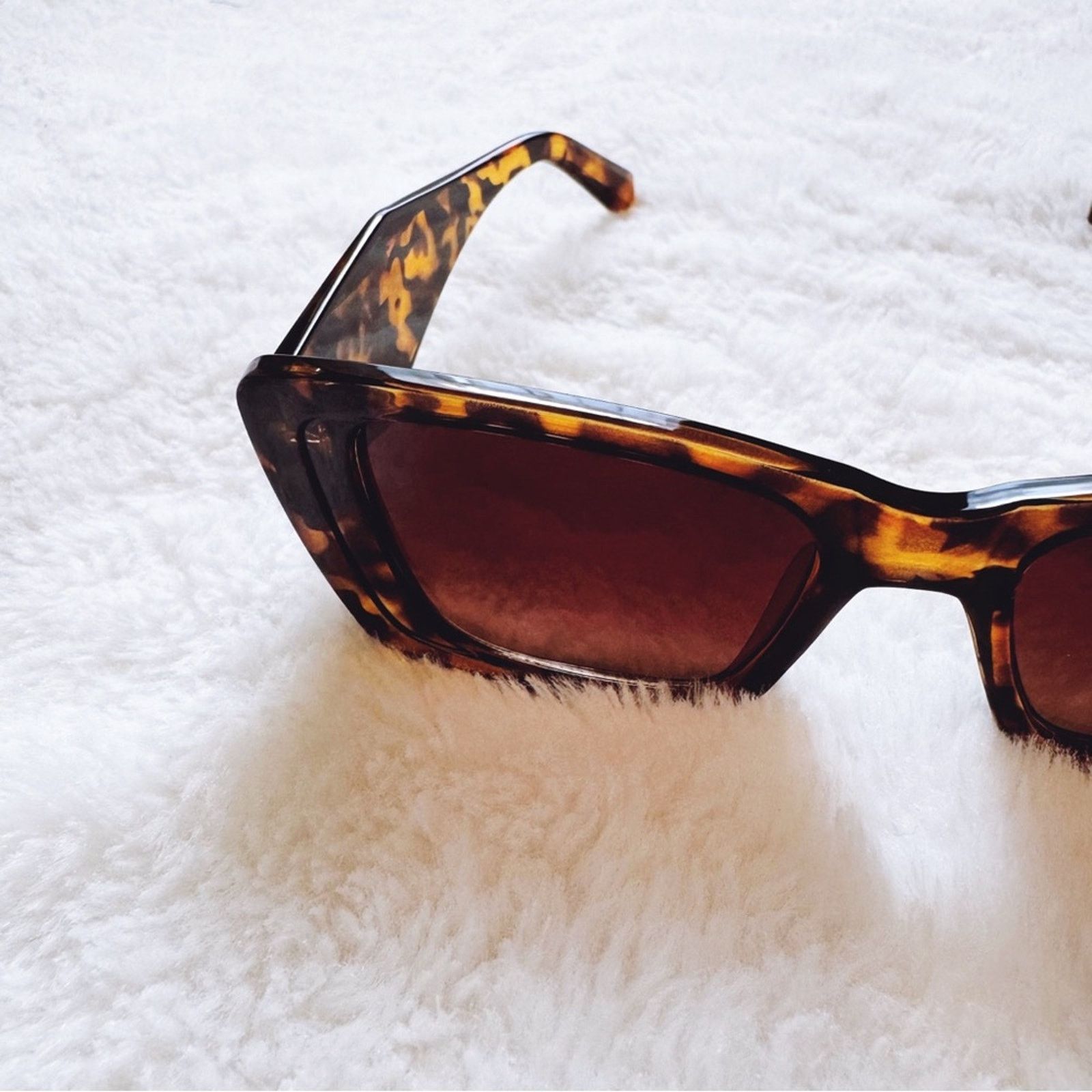 Other Lily Tortoise Brown Rectangular Sunglasses Size ONE SIZE - 5 Thumbnail