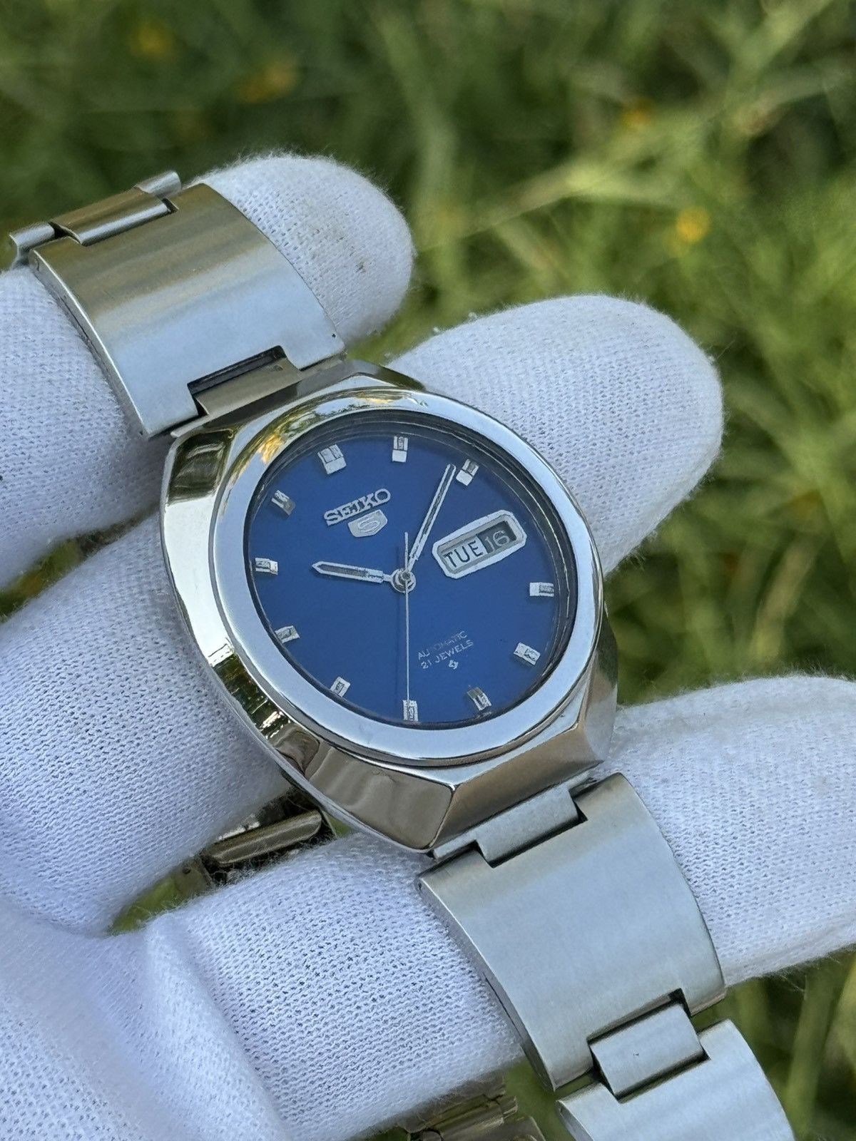 Seiko Vintage Seiko 5 Automatic Blue sunburst Dial day/date watch Size 36 - 12 Thumbnail