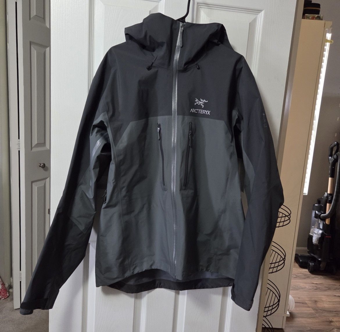 Arc'teryx Arcteryx Alpha SV Size US L / EU 52-54 / 3 - 1 Thumbnail