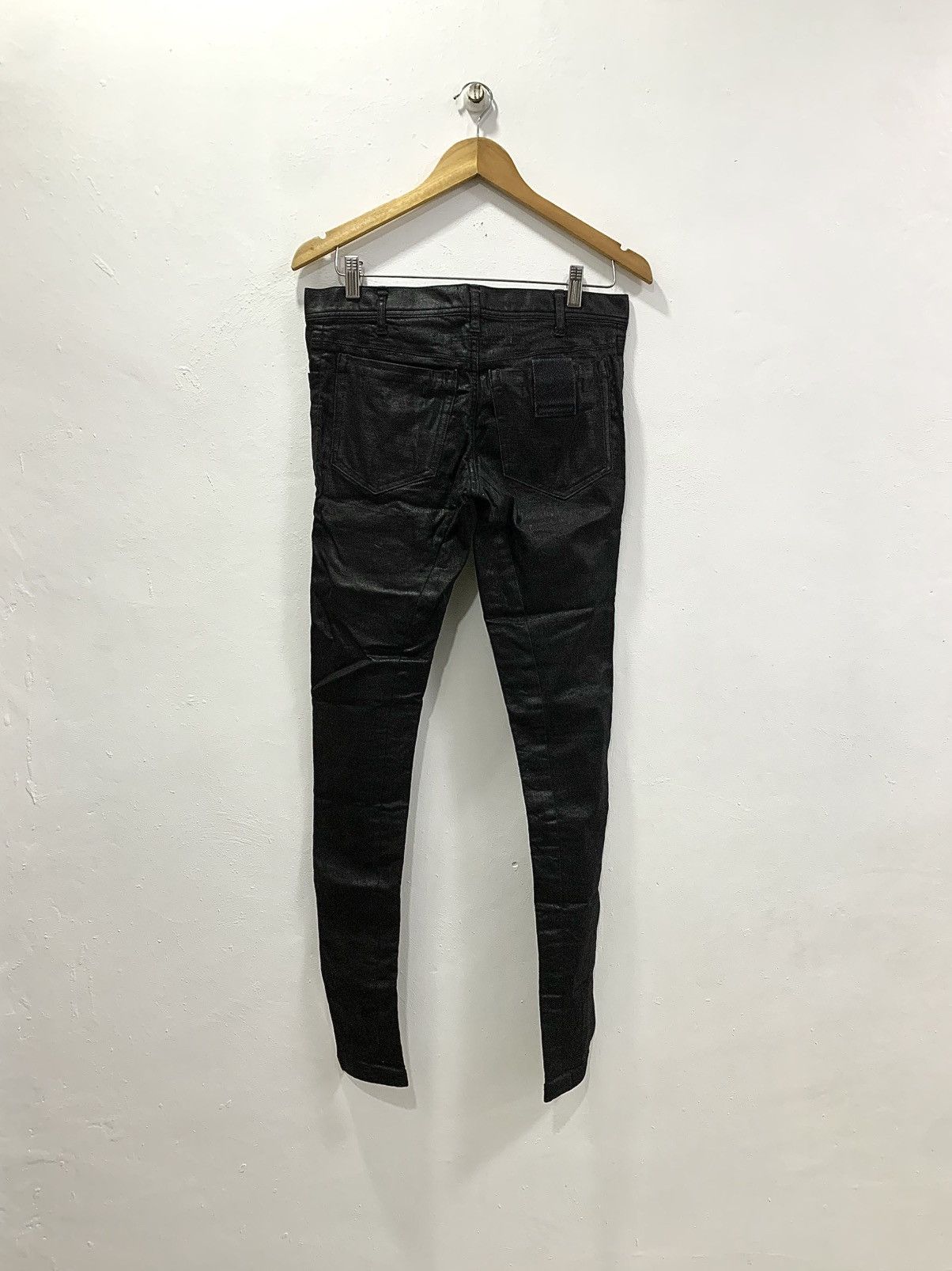 Julius JULIUS FALL WINTER 15-16 “SPHERE” COATED SKINNY LONG PANTS Size US 32 / EU 48 - 7 Thumbnail