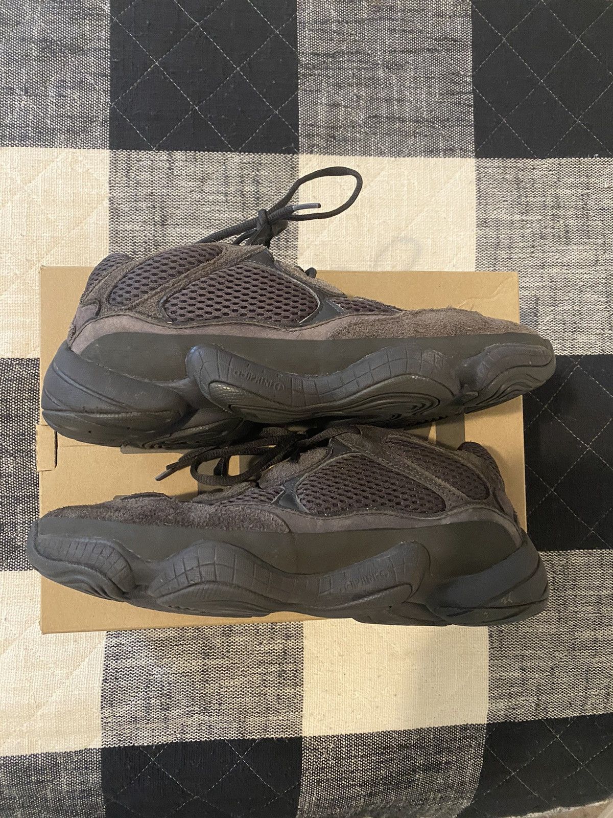 Adidas × Kanye West Yeezy 500 ‘Utility Black’ 2018 Size US 9 / EU 42 - 2 Thumbnail