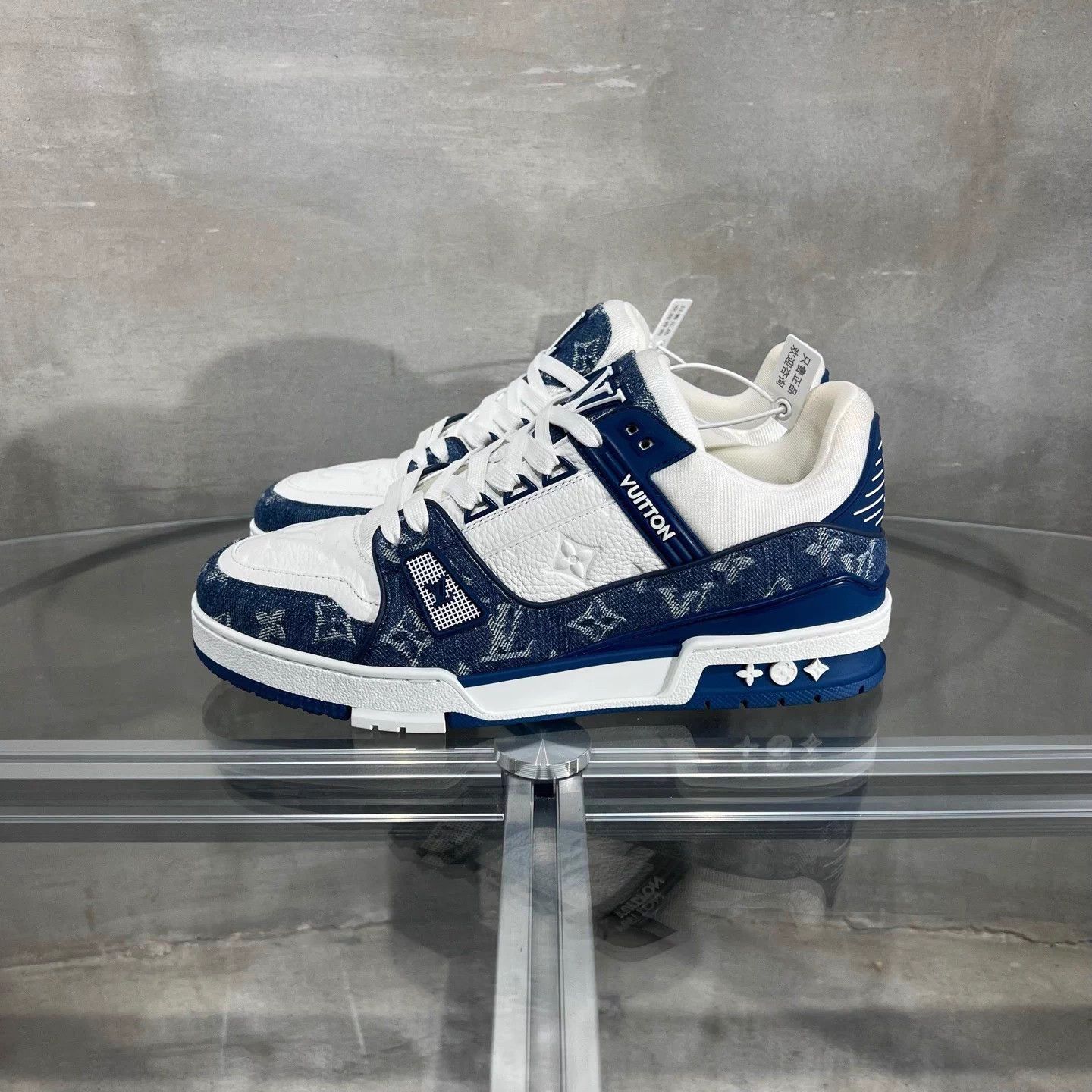 Louis Vuitton LV Trainer White Blue Denim UK8 (42) Tried On Only Size US 8 / EU 41 - 3 Thumbnail