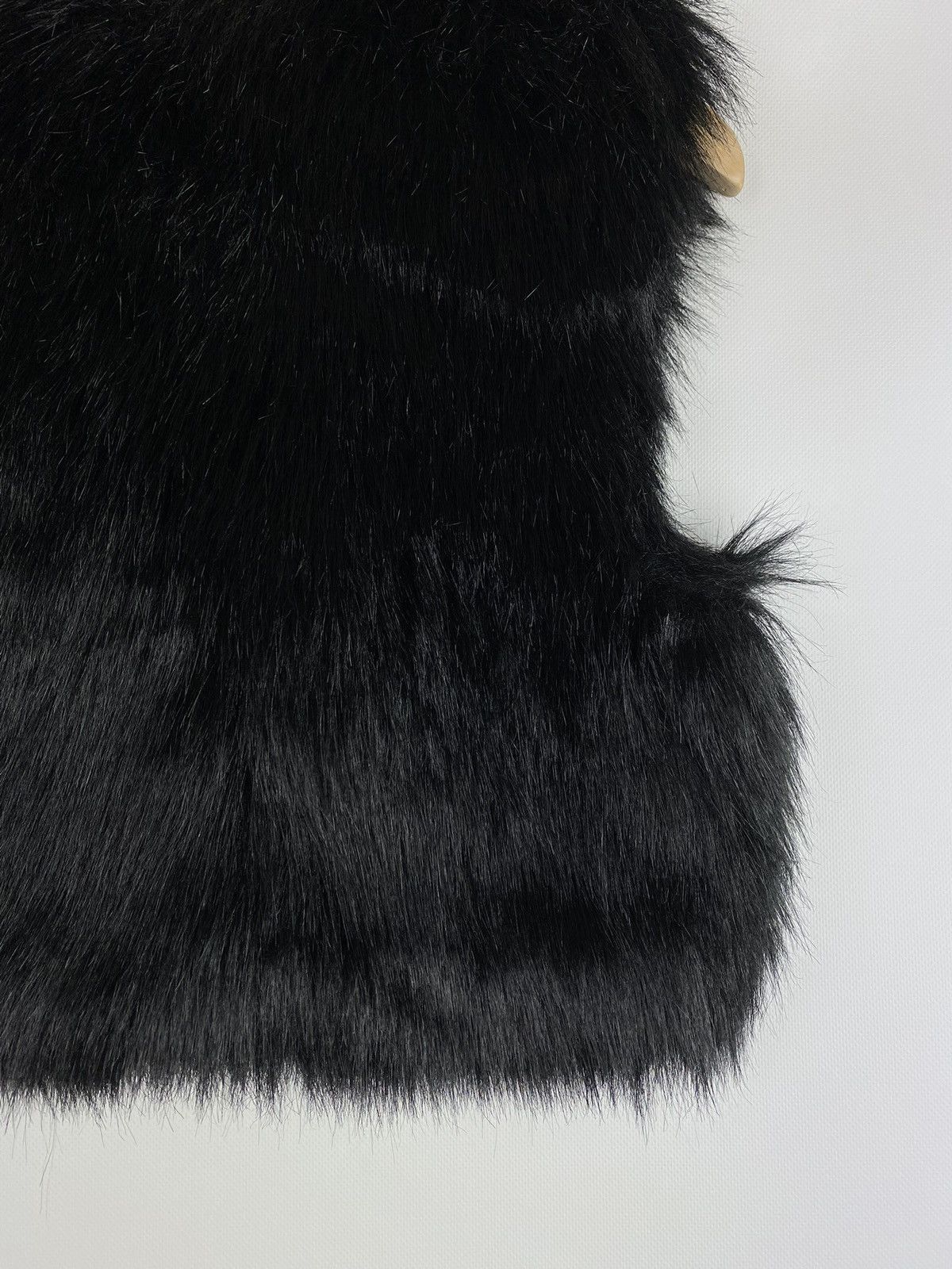 H&M × Jimmy Choo Jimmy Choo for H&M ladies faux fur vest gilet size US 8 Size M / US 6-8 / IT 42-44 - 17 Thumbnail
