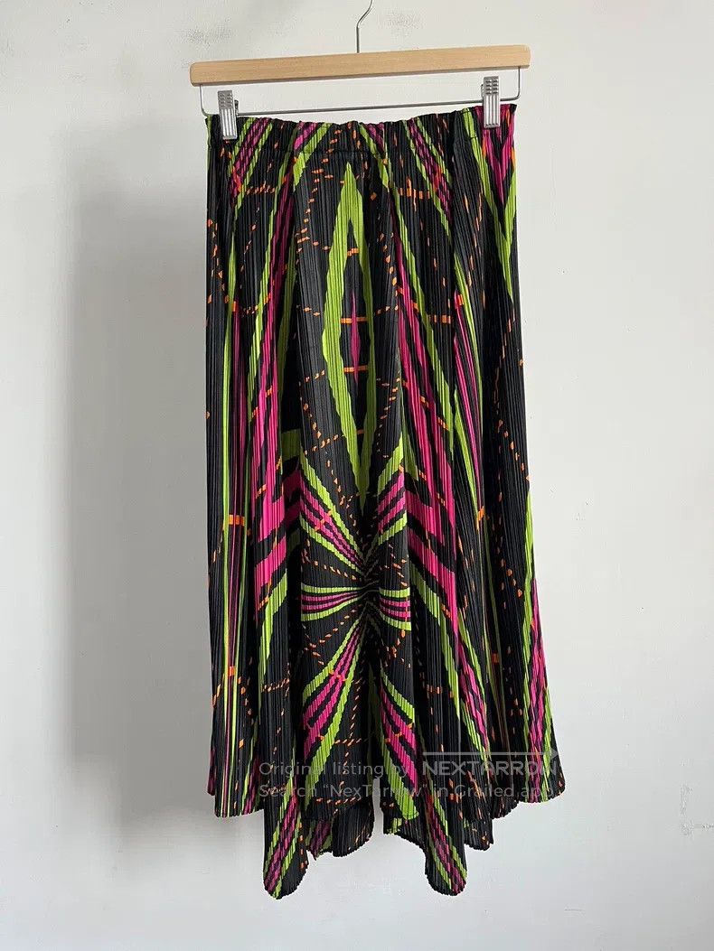 Issey Miyake Issey Miyake size:3 Black Midi Skirt Size 22" - 1 Thumbnail