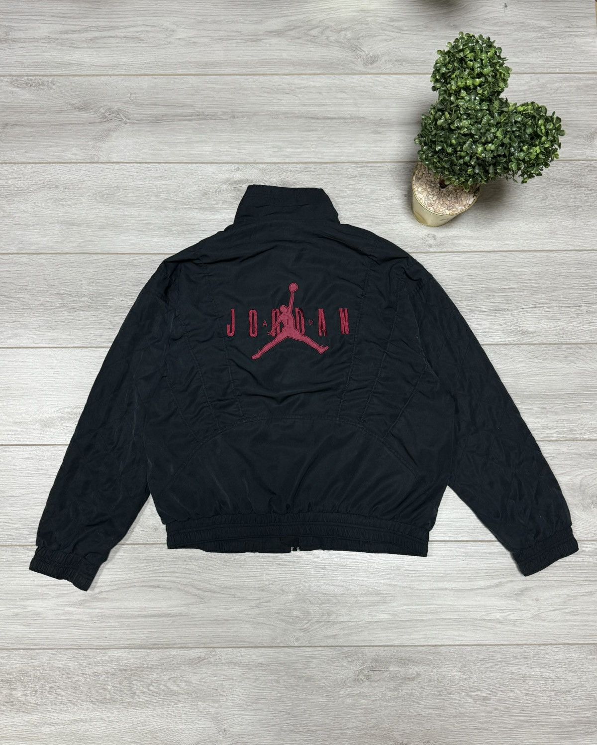 Jordan Brand Nike Jordan vintage 90s big logo jacket zip 1990 Size US XL / EU 56 / 4 - 1 Thumbnail