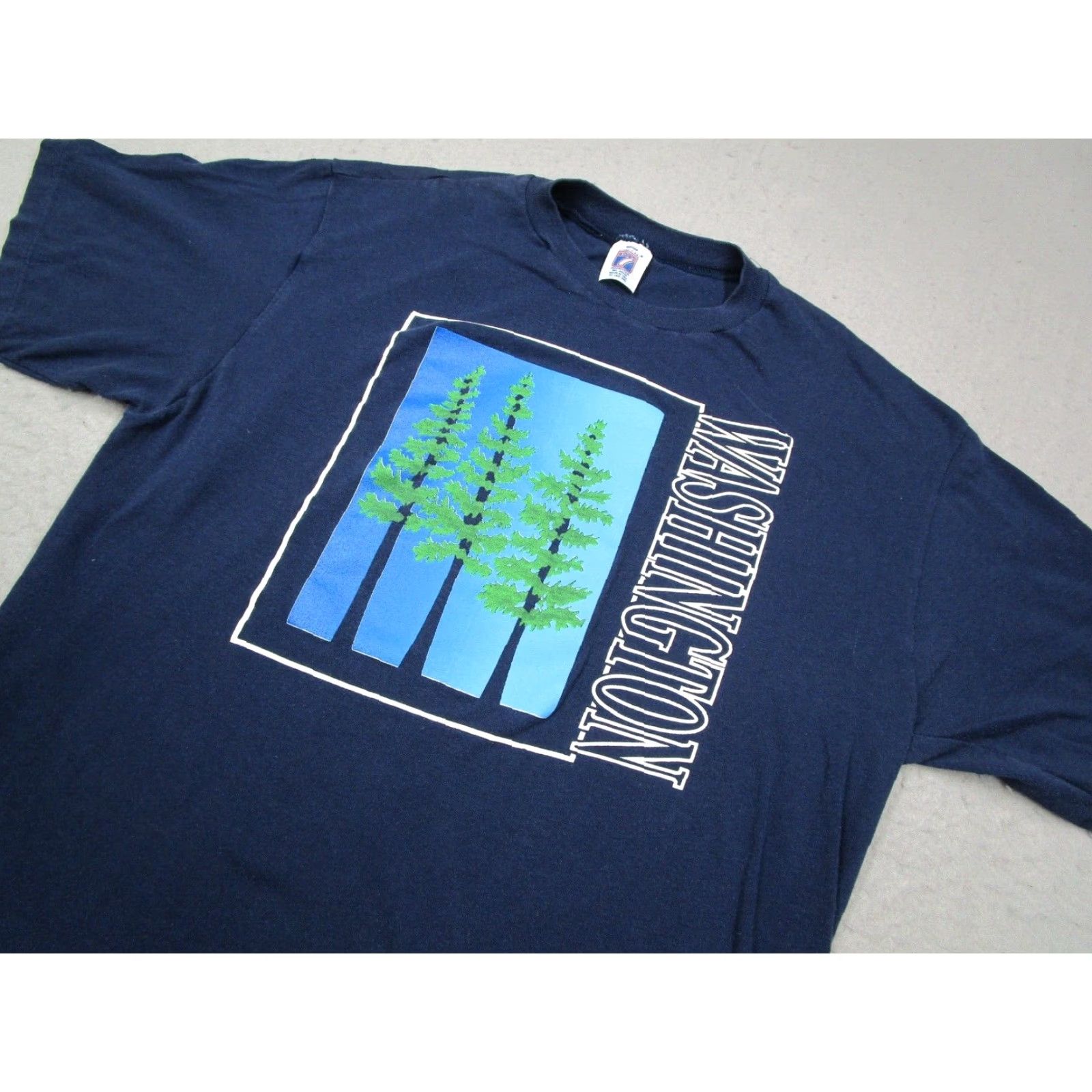 Logo 7 VINTAGE Washington / LOGO 7 Men's blue short sleeve crew neck graphic tee - cotton blend - Made in USA XL - Men - 1990s - Shirt Size US XL / EU 56 / 4 - 2 Thumbnail
