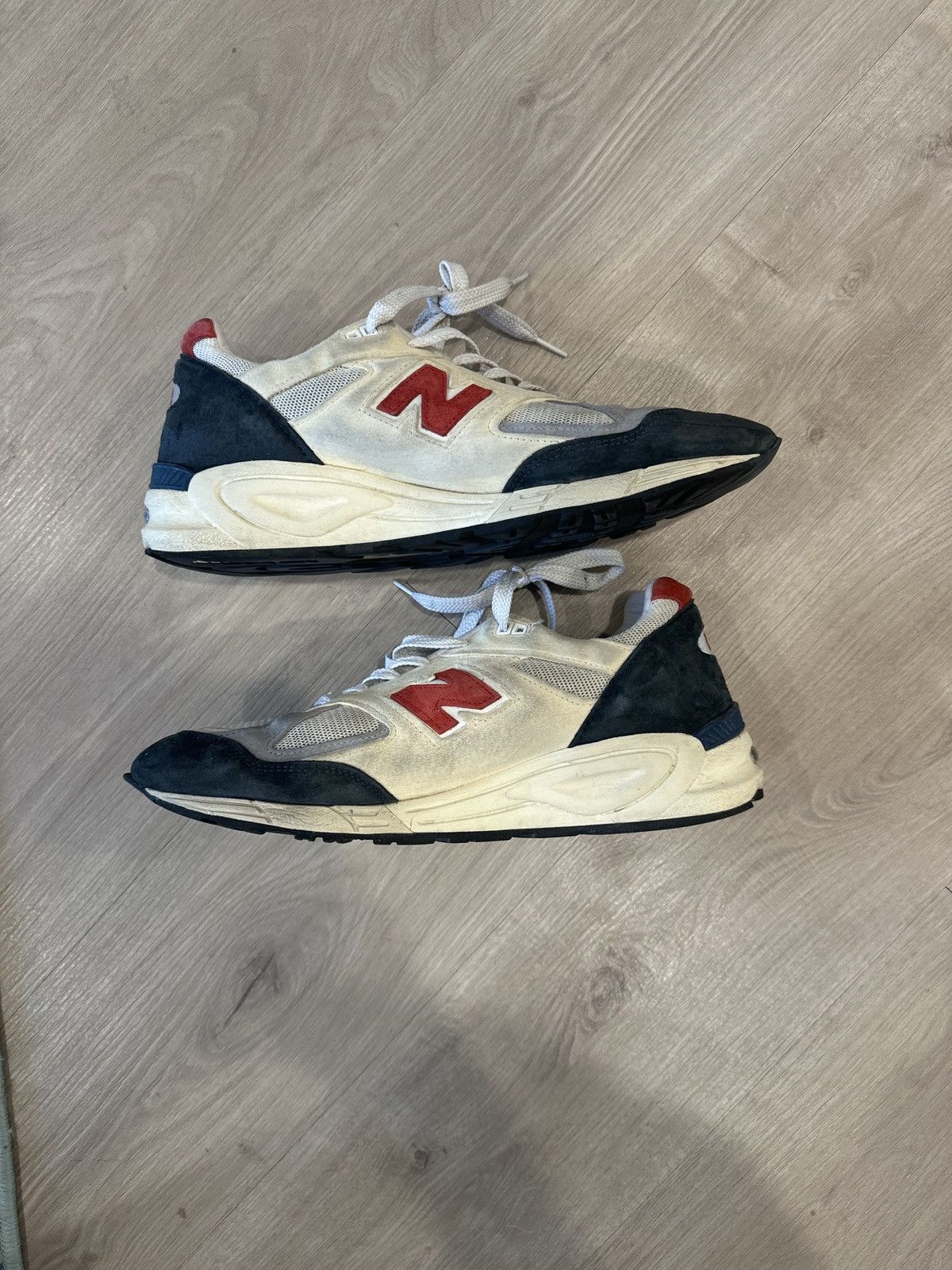 New Balance New Balance 990 V2 Sneaker in NB Navy 12 M / NB Navy Size US 12 / EU 45 - 2 Thumbnail