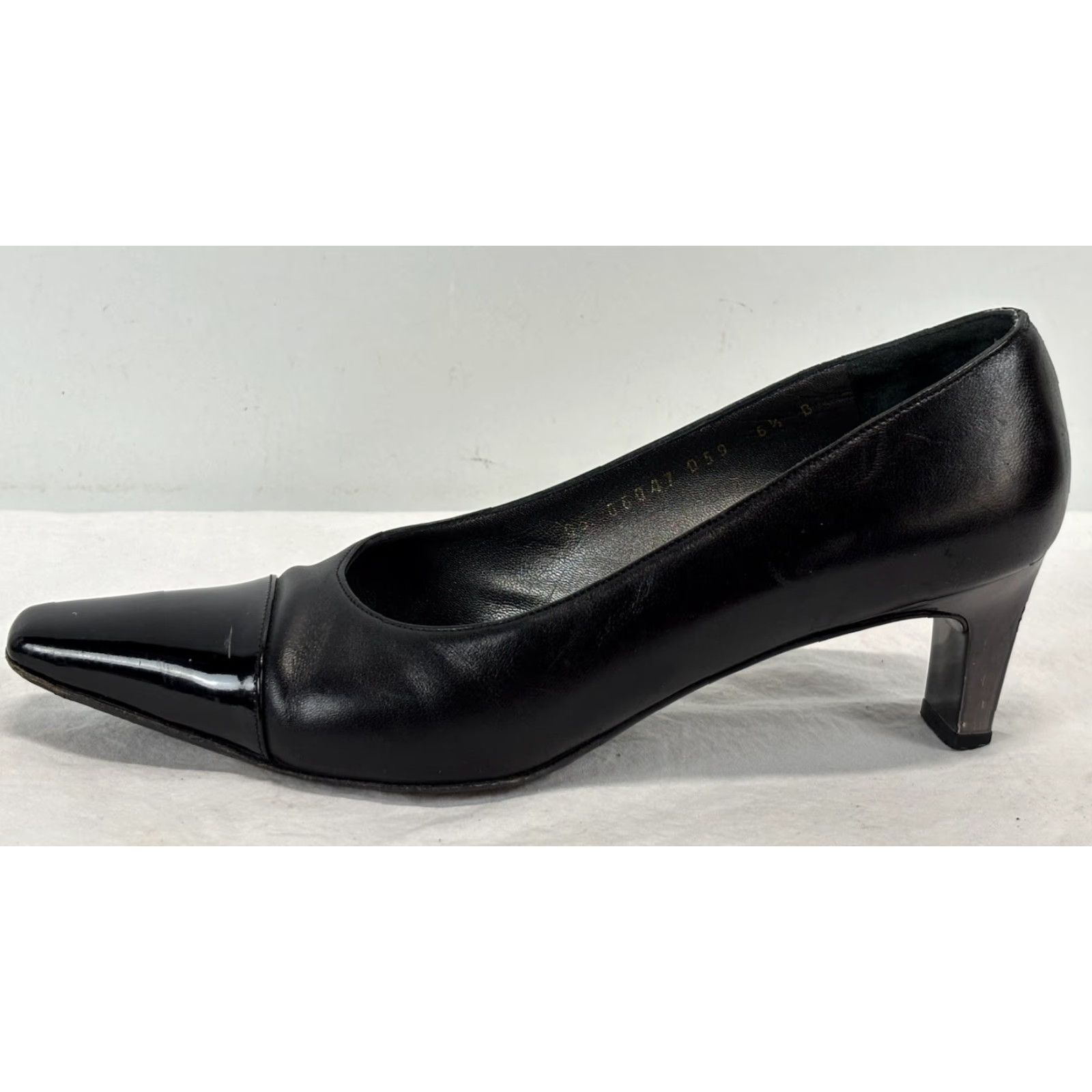Salvatore Ferragamo Pechino Pumps Salvatore Ferragamo Shoes Womens 6.5 B Black Leather Patent Cap Toes Size ONE SIZE - 2 Thumbnail