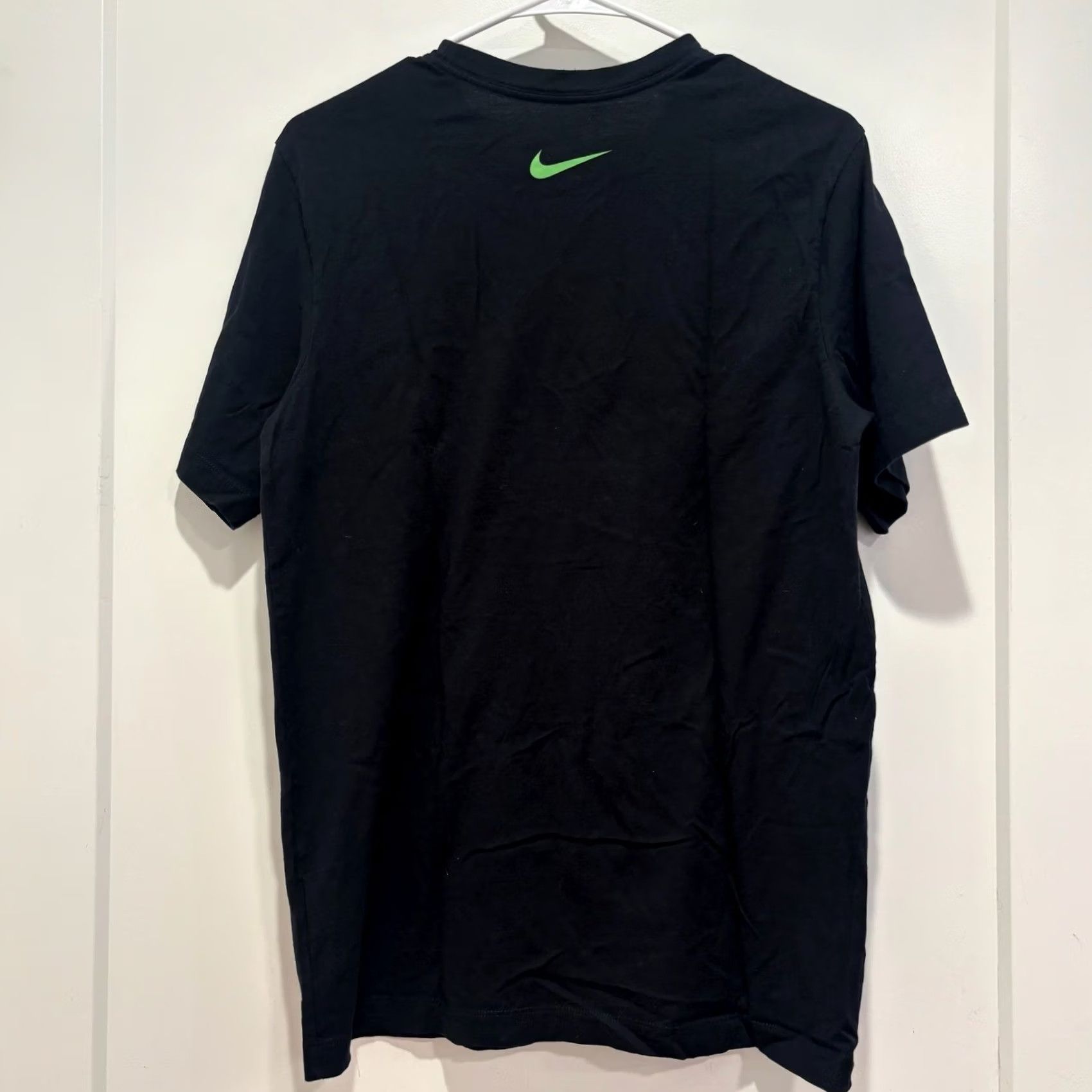 Nike Nike Just Do It Swoosh Graphic T-Shirt Mens Small Black Neon Green AR5006-011 Size US S / EU 44-46 / 1 - 3 Thumbnail