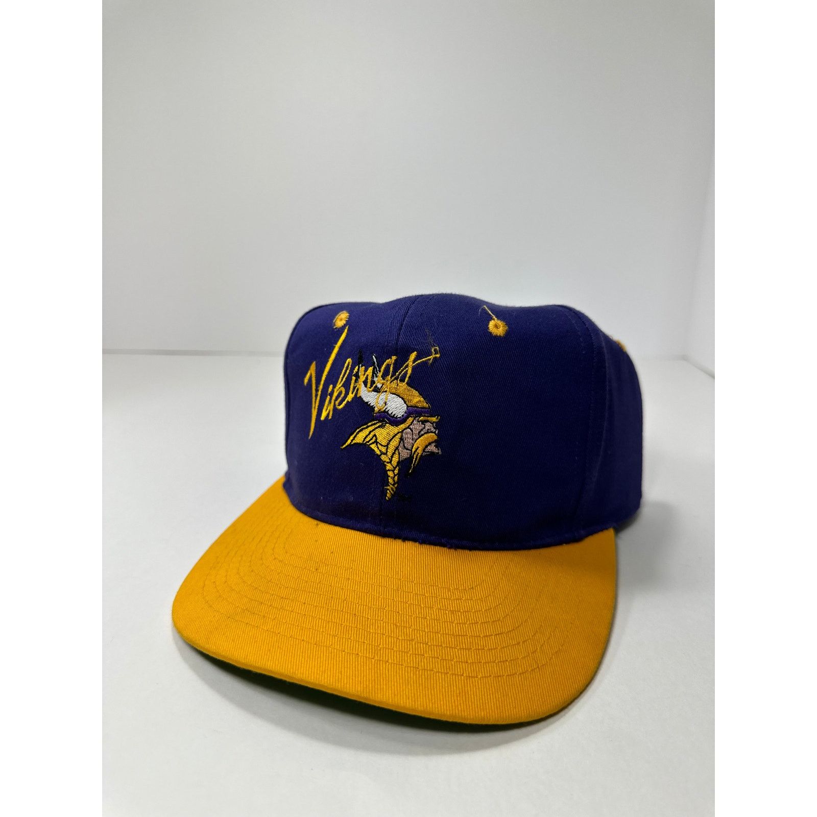 NFL × Vintage Vintage Minnesota Vikings 1990s NFL Snapback Hat Team NFL Size ONE SIZE - 3 Thumbnail