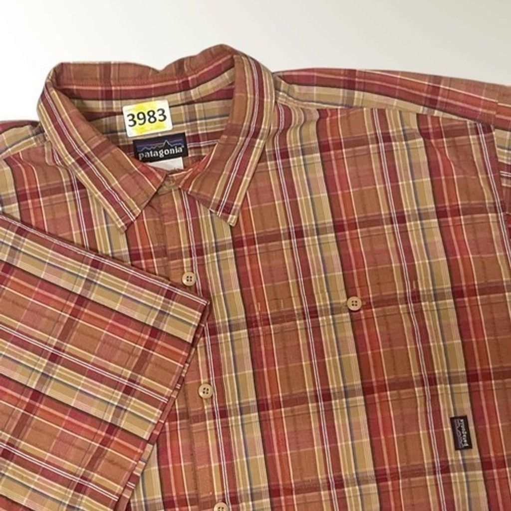 Patagonia VTG Patagonia SeerSucker Short Sleeve Button Up Shirt Men L Size US L / EU 52-54 / 3 - 1 Thumbnail
