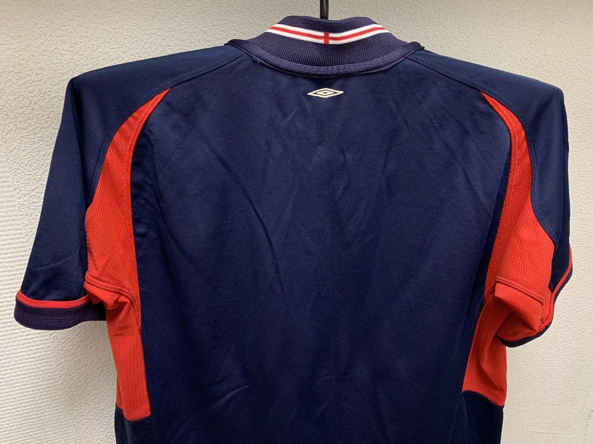 Umbro England umbro vintage soccer jersey reversible 2002 M-L sz Size US M / EU 48-50 / 2 - 7 Thumbnail