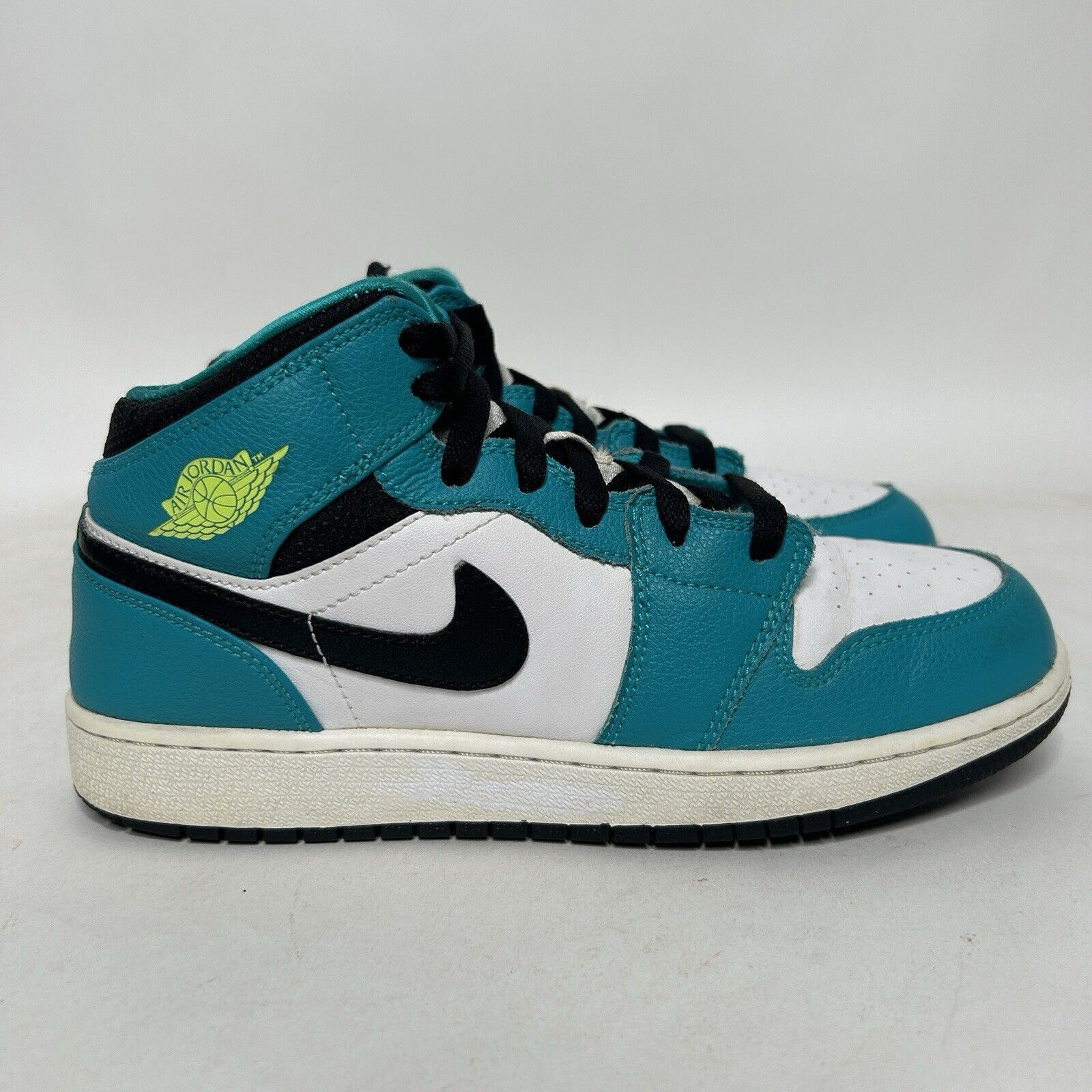 Jordan Brand Nike Shoes Air Jordan 1 Mid GG “Volt Ice” 2024 Size US 7.5 / IT 37.5 - 4 Thumbnail