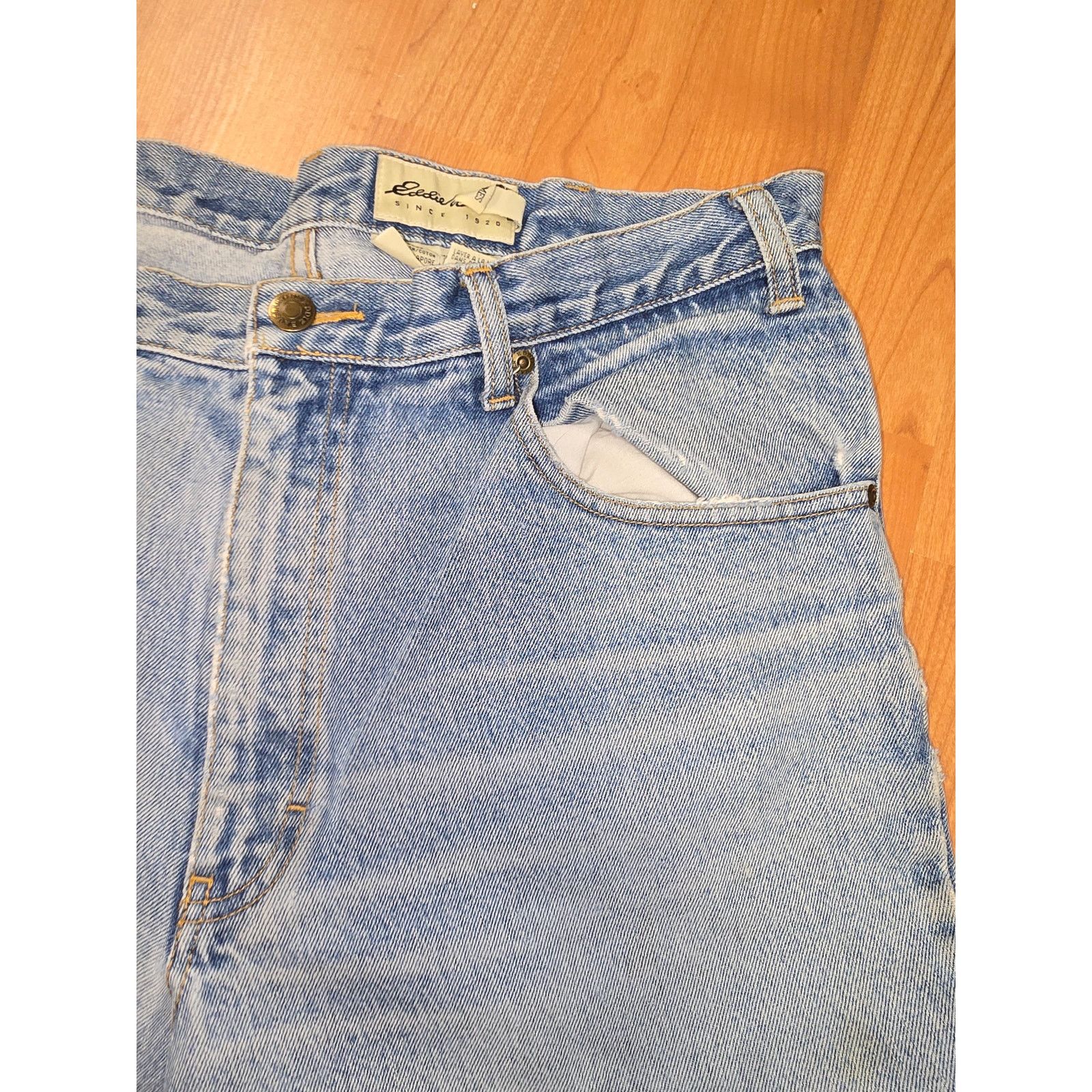 Eddie Bauer Eddie Baur Jeans 36x36 Light Wash Denim Natural Distressing Size US 36 / EU 52 - 2 Thumbnail