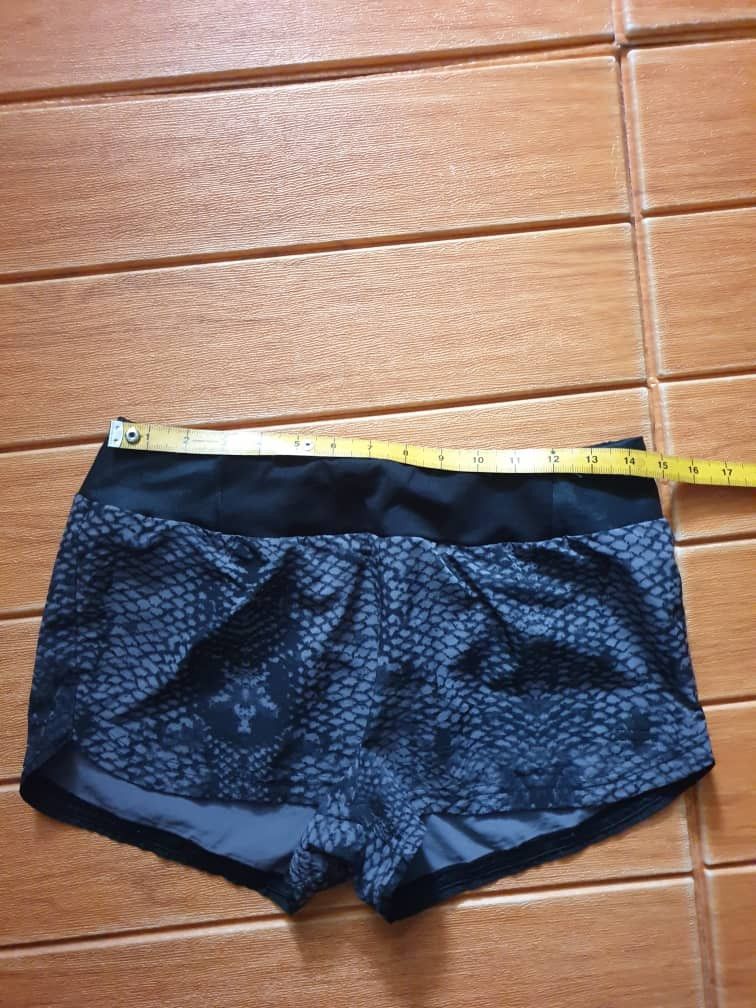 Adidas Adidas training snake short pant Size 28" / US 6 / IT 42 - 8 Thumbnail