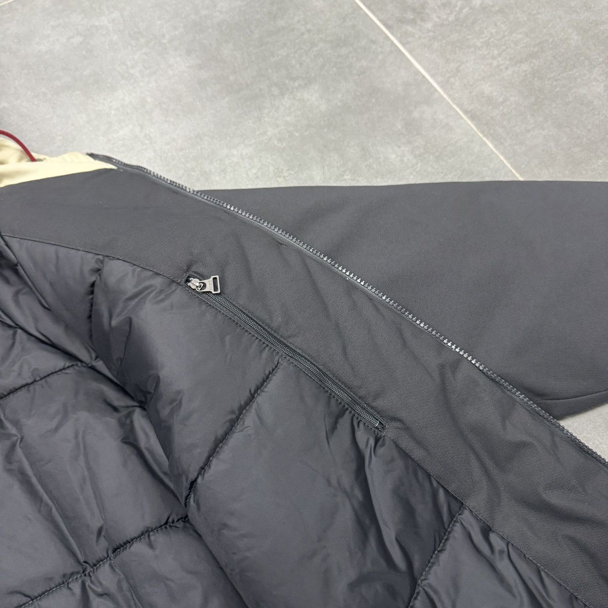 Nike Vintage Nike Nylon Insulated Hooded Jacket 90s Men Size M Size US M / EU 48-50 / 2 - 16 Thumbnail