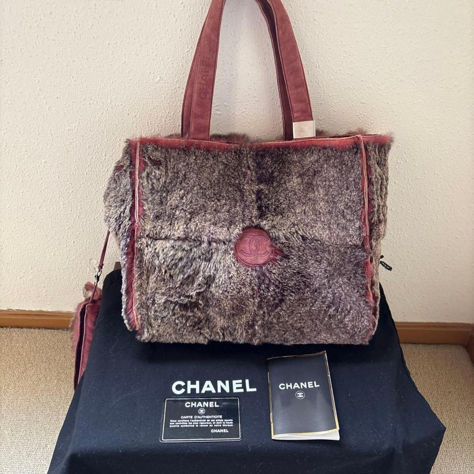 Chanel Chanel - Shearling Tote Bag with Matching Pouch Size ONE SIZE - 8 Thumbnail