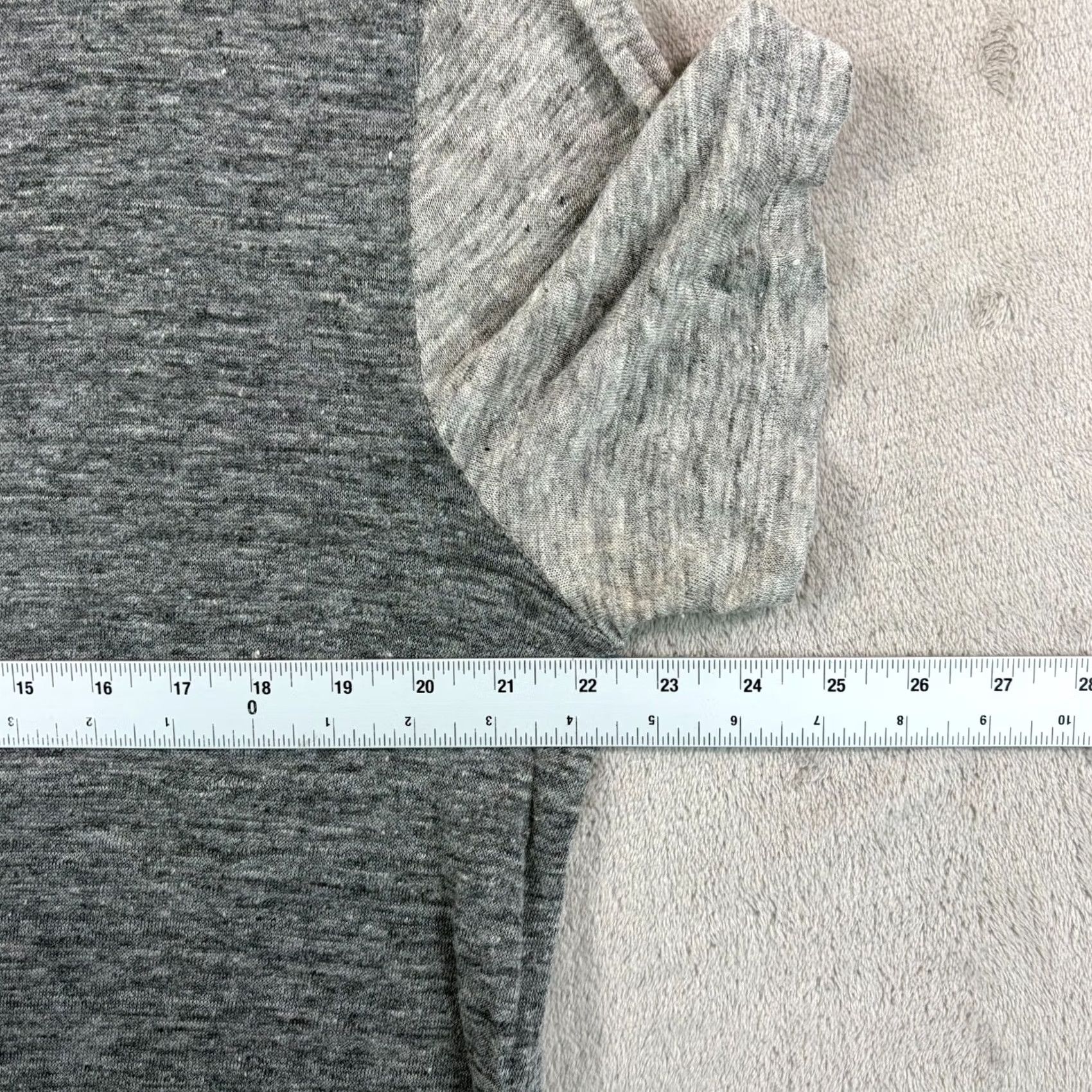 John Varvatos John Varvatos Henley T Shirt Men XL Grey 100% Raglan Short Sleeve Designer Shirt Colourblock Beach City Classic USA 2000s 90s? Size US XL / EU 56 / 4 - 5 Thumbnail