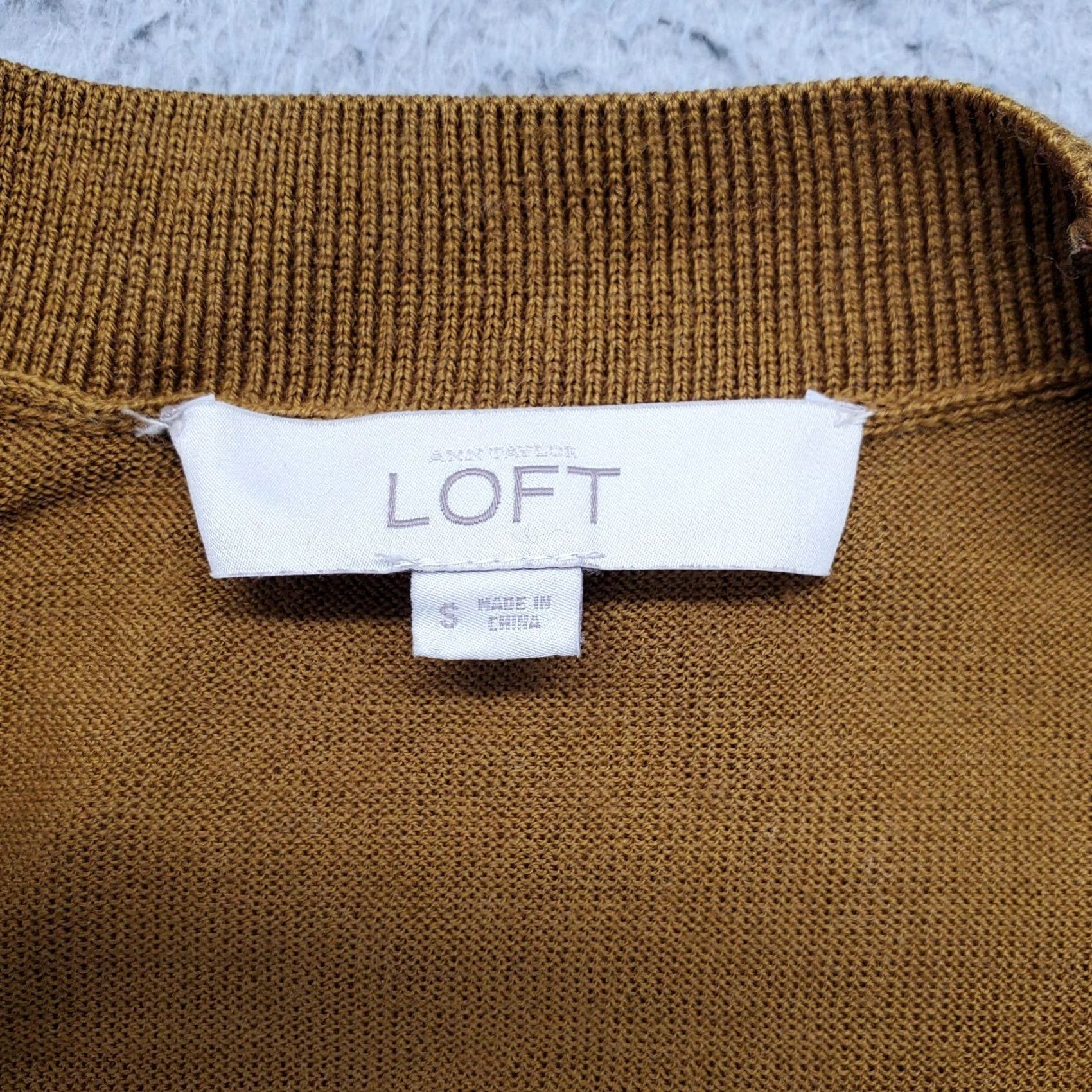 Loft LOFT Cardigan Sweater Womens S Gold Knit Long Sleeve Deep V-Neck Button Front Size S / US 4 / IT 40 - 6 Thumbnail