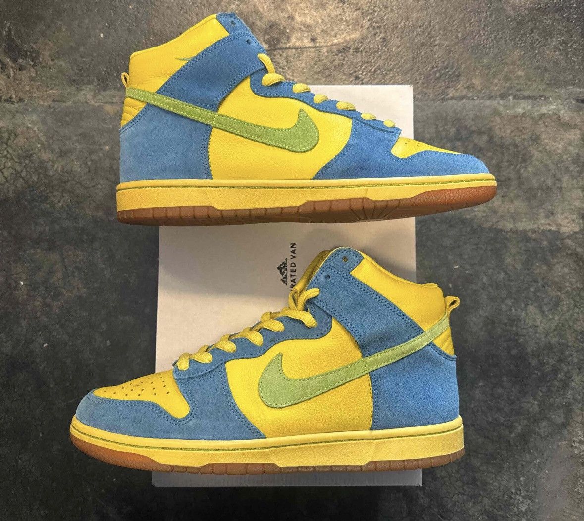 Nike Dunk High SB Marge Simpson Size US 10 / EU 43 - 1 Thumbnail