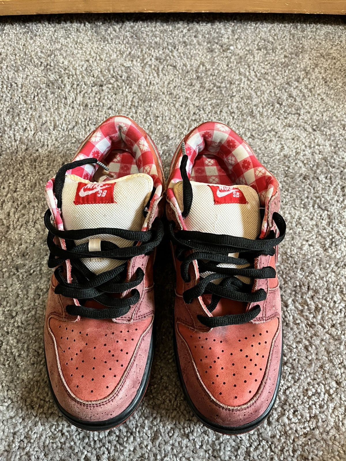 Nike SB Dunk Red Lobster size 9.5 Size US 9.5 / EU 42-43 - 2 Thumbnail