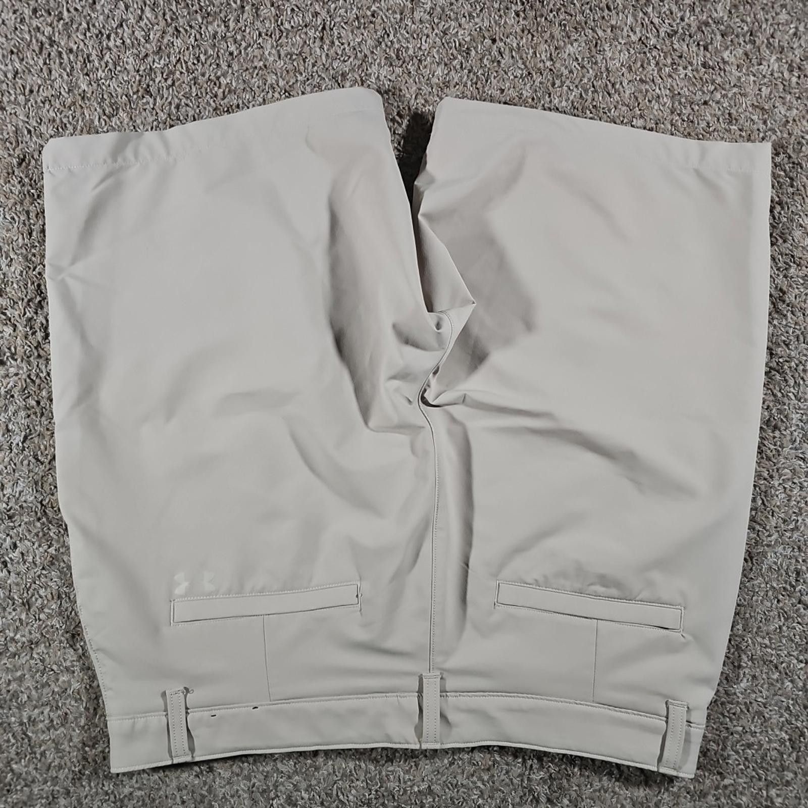 Under Armour Under Armour Men's Tan/Khaki Shorts 38 Golf Chino Shorts UA Size US 38 / EU 54 - 6 Thumbnail