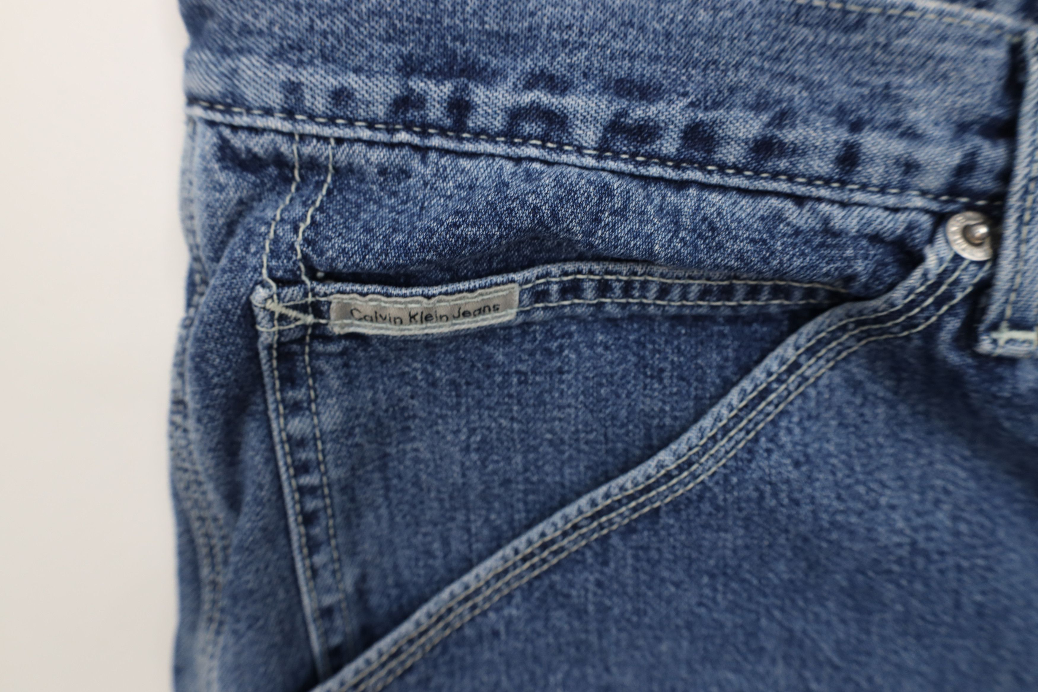 Calvin Klein Vintage 90s Calvin Klein Baggy Dungaree Denim Jean Shorts Size US 38 / EU 54 - 6 Thumbnail
