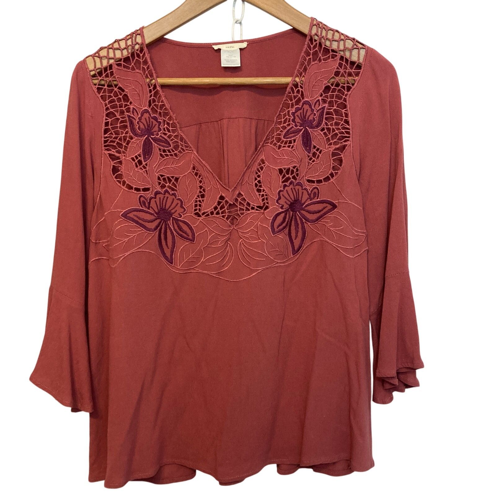 Other Intu Pink VNeck Floral Embroidery 3/4 Bell Sleeve Blouse Top Size L / US 10 / IT 46 - 1 Thumbnail