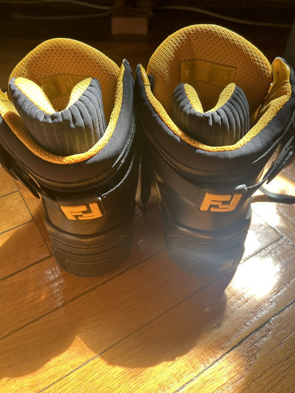 Fendi FENDI LEATHER HIGH TOP Size US 9 / EU 42 - 3 Thumbnail