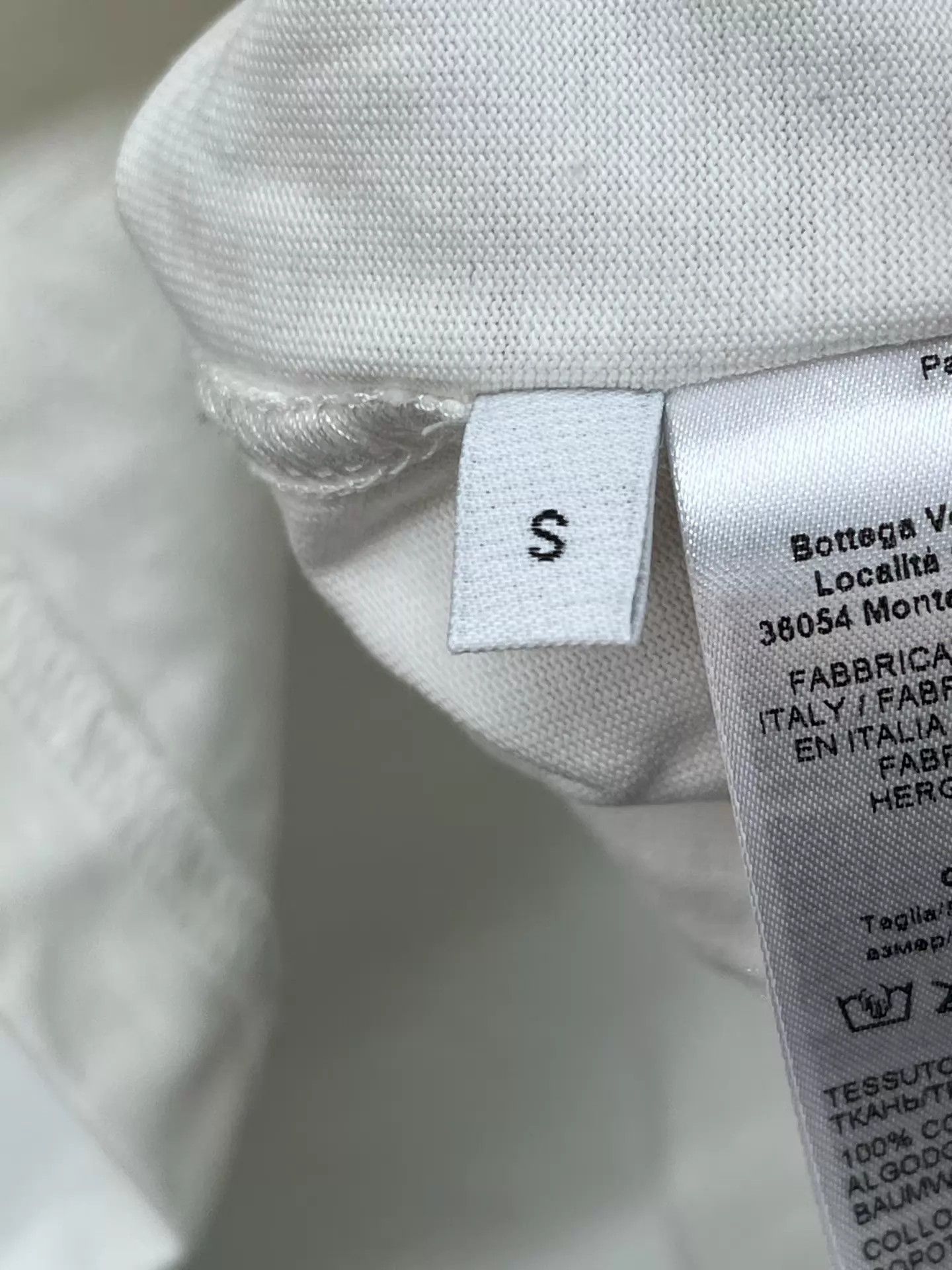 Bottega Veneta BV 25 Embroidered Heavyweight Short Sleeve S (99 New) Size US S / EU 44-46 / 1 - 5 Thumbnail