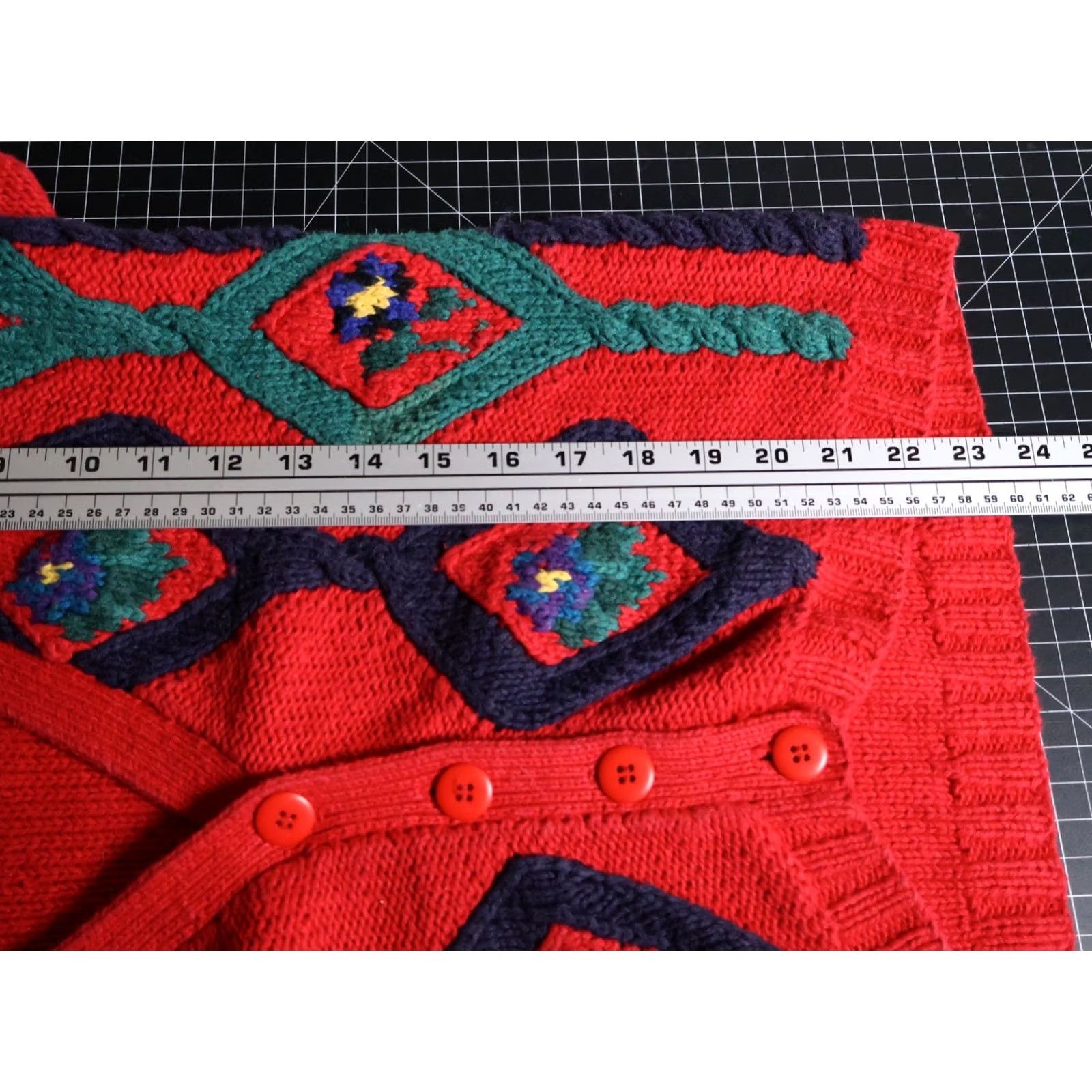 Vintage VINTAGE 90s Floral Cardigan Women's Small Red Chunky Knit Sweater JL Plum Crew Neck Long Sleeve Embroidered Size S / US 4 / IT 40 - 6 Thumbnail
