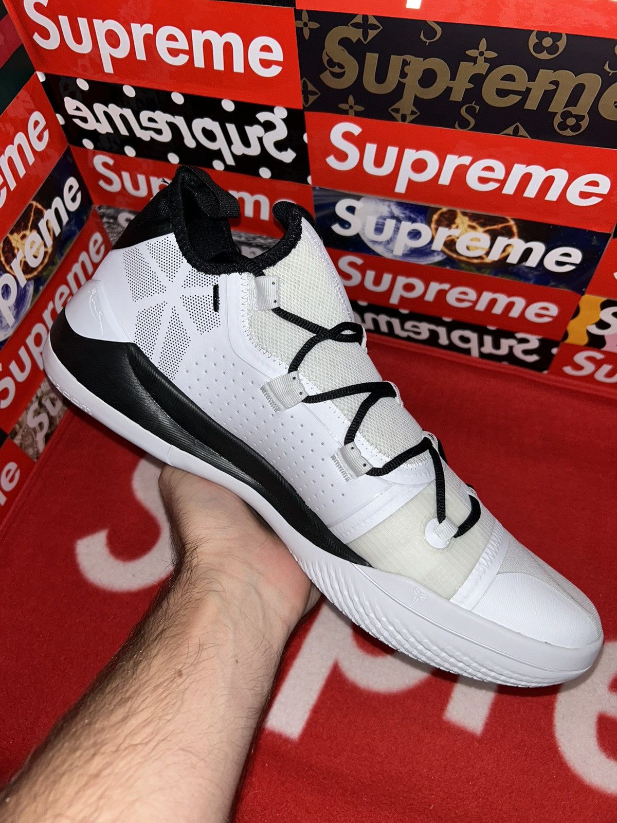 Nike Nike Kobe A.D. Exodus TB ‘White Black’ AT3874-101 size 13.5 Size US 13 / EU 46 - 7 Thumbnail