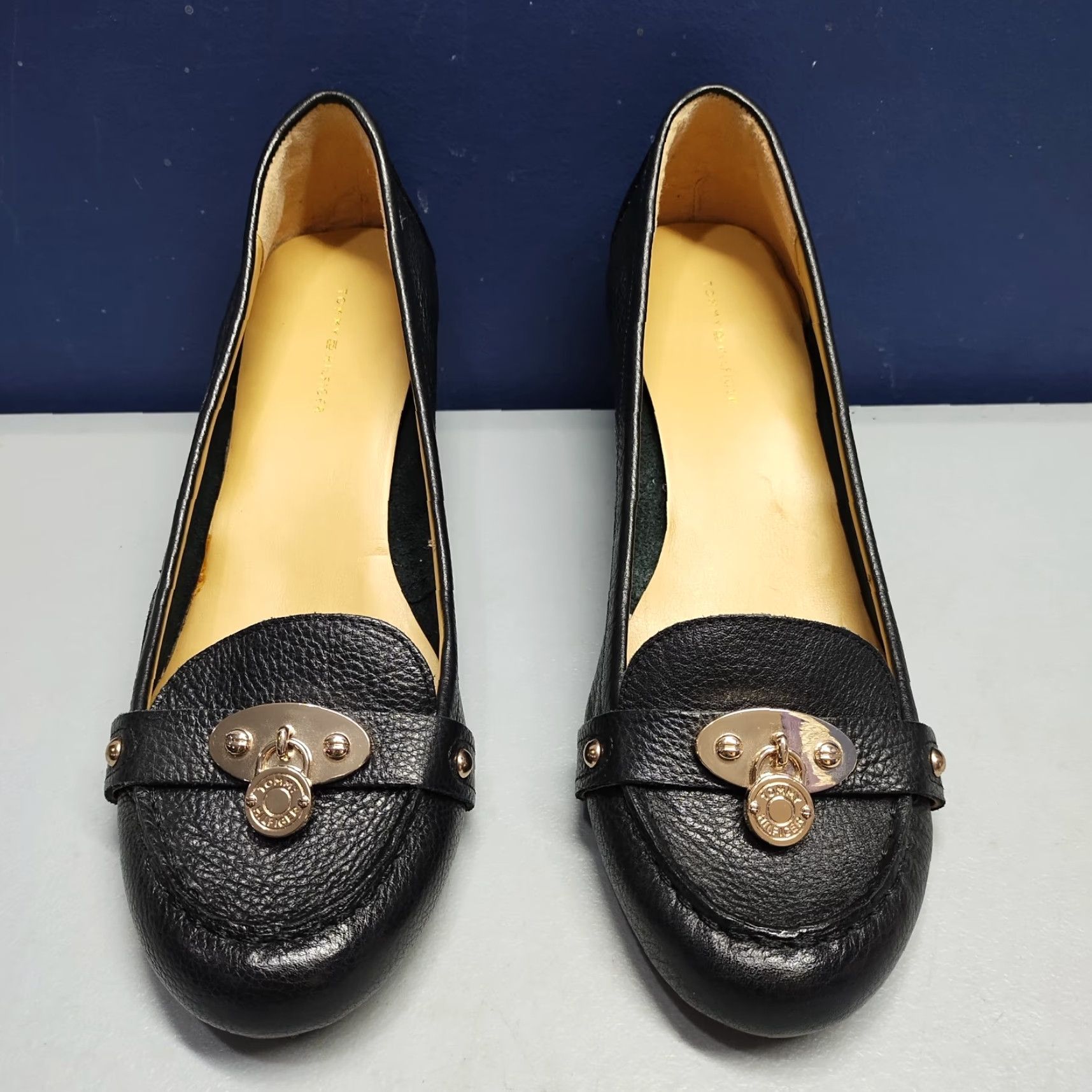 Tommy Hilfiger Tommy Hilfiger TWKREE Wedge Heels Womens US 10M Black Leather Gold Detail Buckle Size US 10 / IT 40 - 6 Thumbnail